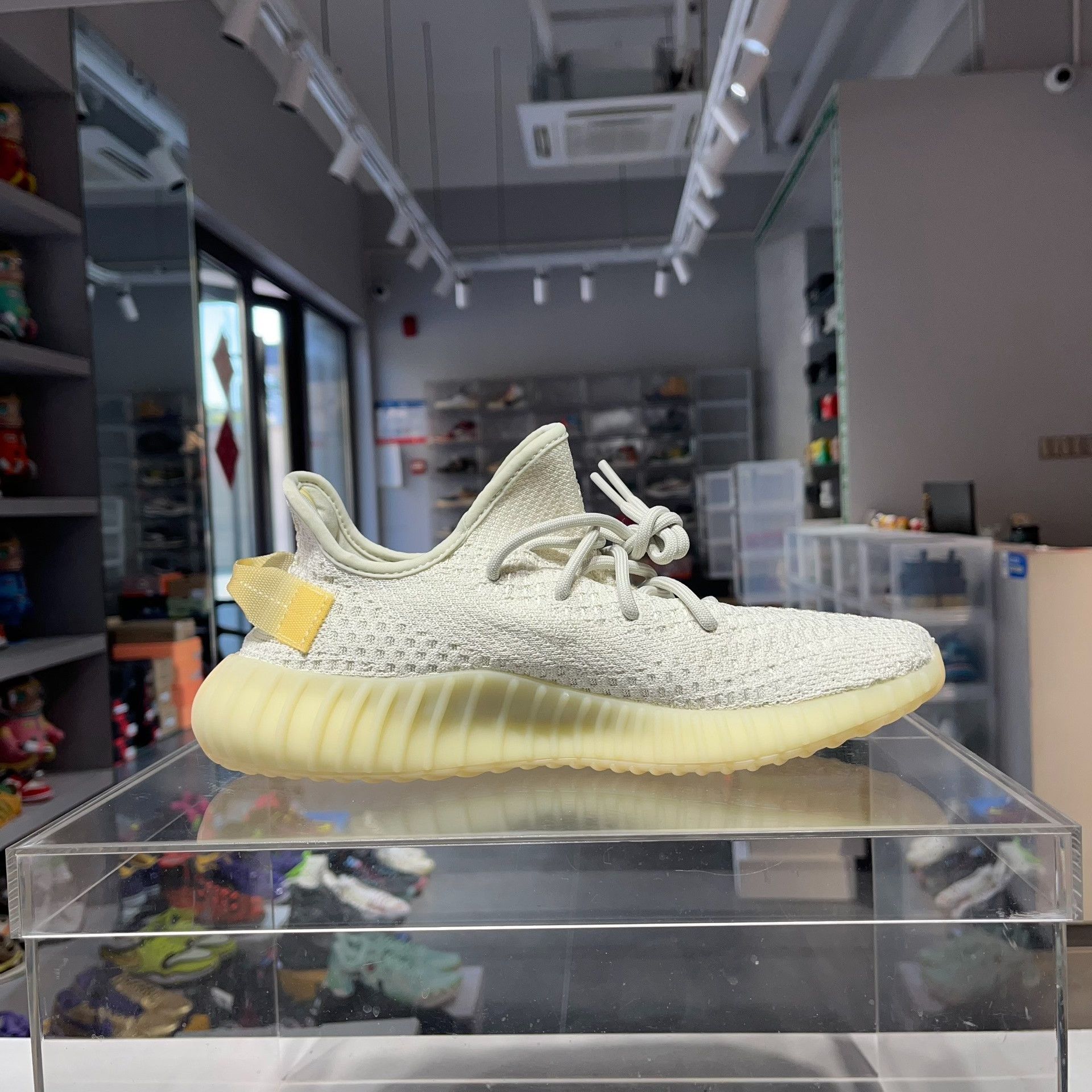 Adidas Adidas YEEZY Lowtop Sneakers 10 Men Size US 10 / EU 43 - 3 Thumbnail