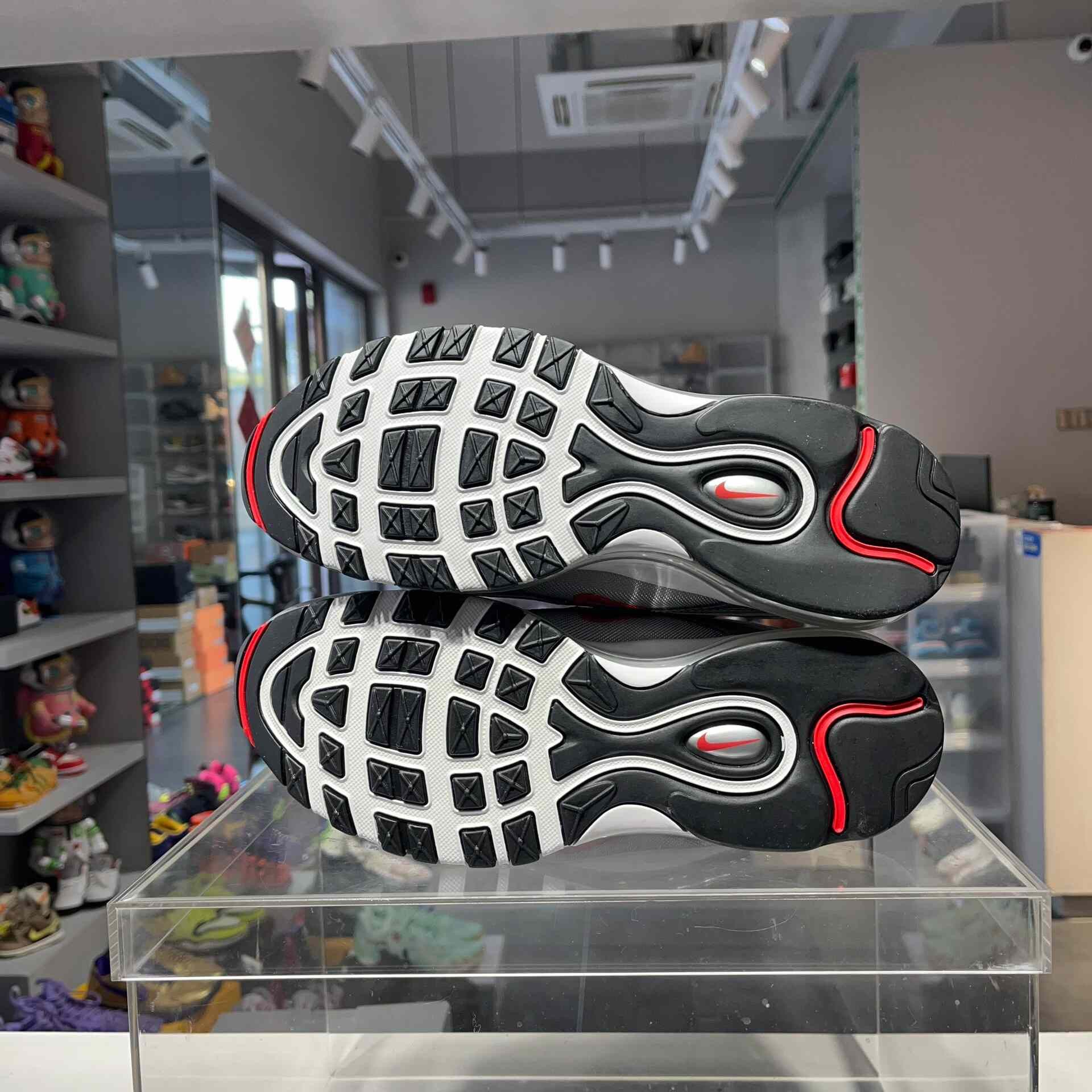 Nike Nike Lowtop Sneakers 42.5 Men Size US 9.5 / EU 42-43 - 7 Thumbnail