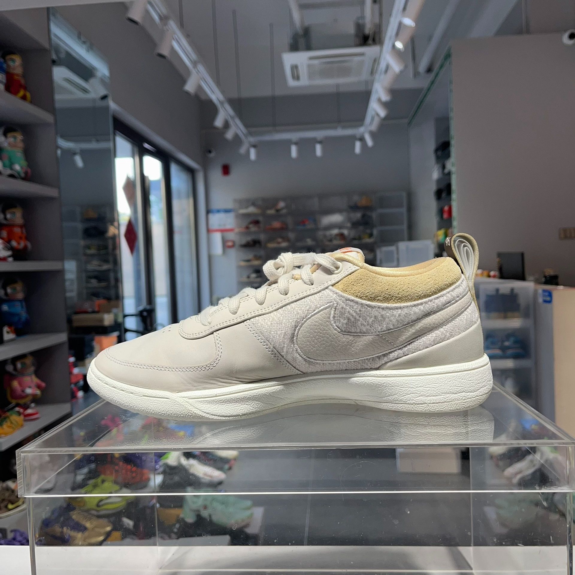 Nike Nike White Lowtop Sneakers 44.5 Men Size US 11 / EU 44 - 6 Thumbnail