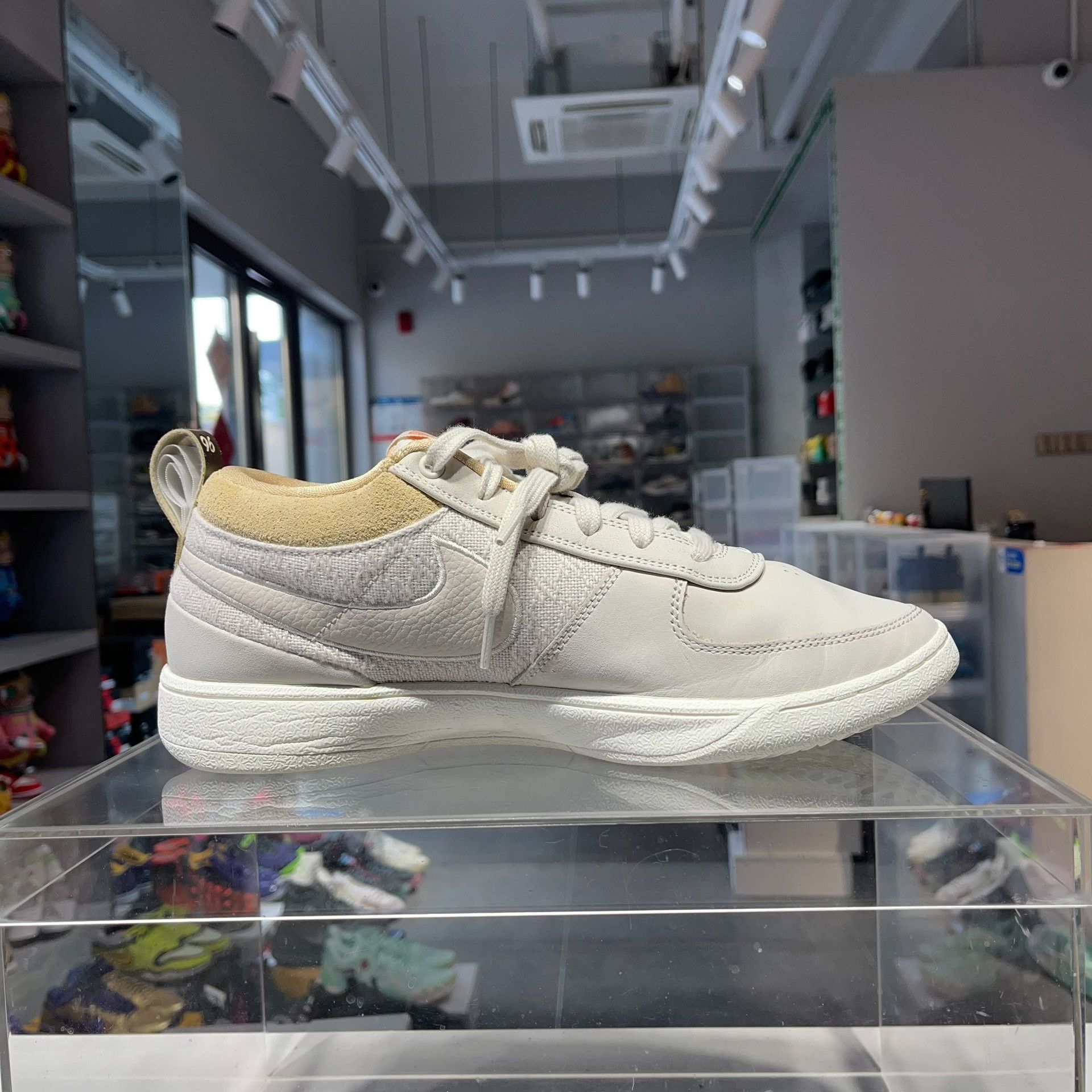 Nike Nike White Lowtop Sneakers 44.5 Men Size US 11 / EU 44 - 3 Thumbnail