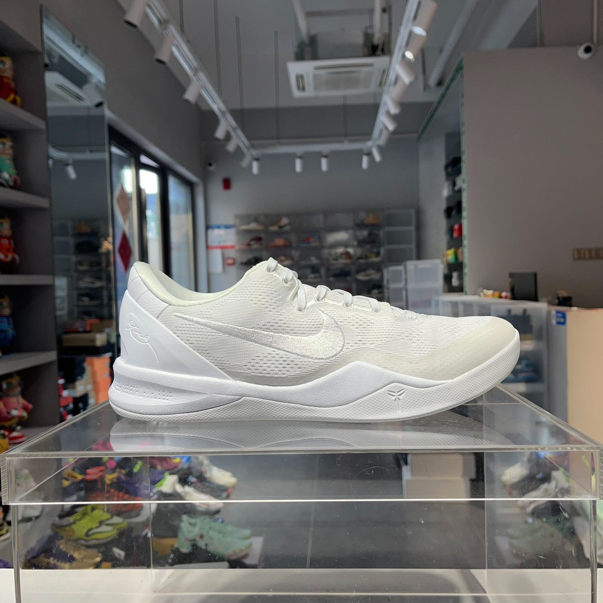 Nike Nike White Lowtop Sneakers 45 Men Size US 11.5 / EU 44-45 - 5 Thumbnail