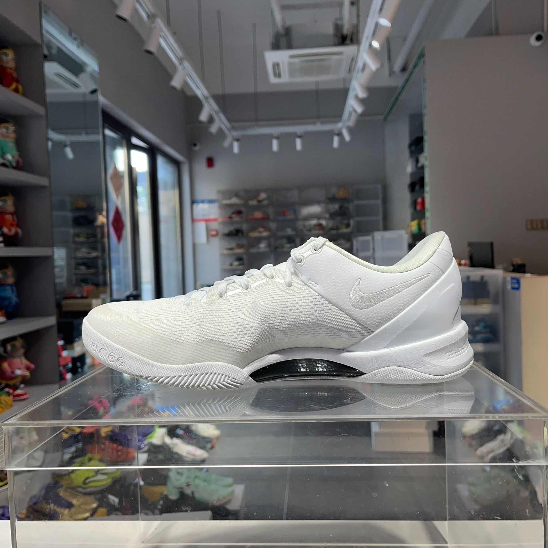 Nike Nike White Lowtop Sneakers 45 Men Size US 11.5 / EU 44-45 - 6 Thumbnail