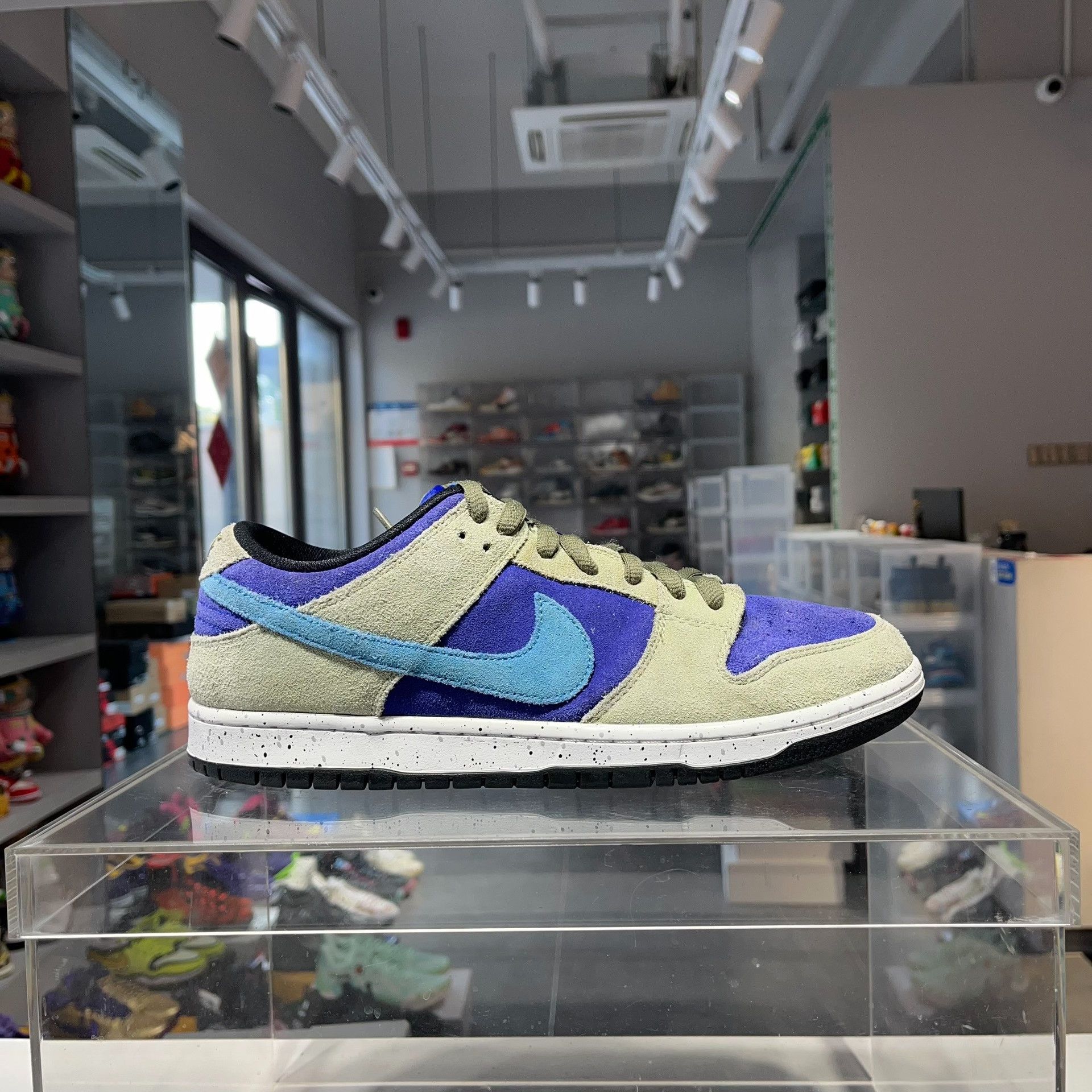 Nike Nike DUNK Lowtop Sneakers 11.5 Men Size US 11.5 / EU 44-45 - 3 Thumbnail