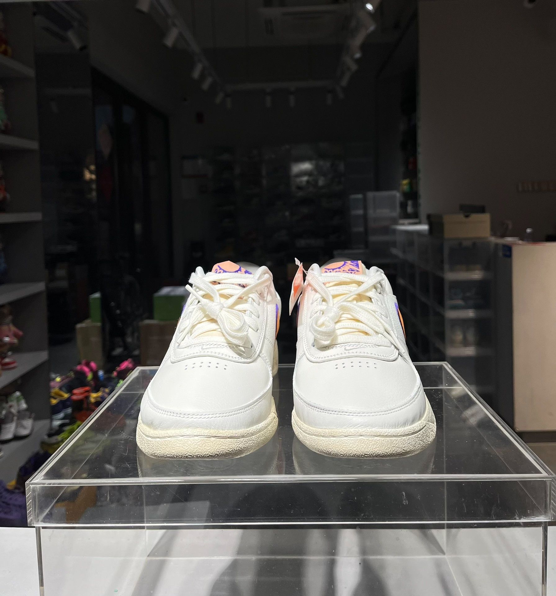 Nike Nike White Lowtop Sneakers 8 Men Size US 8 / EU 41 - 2 Thumbnail