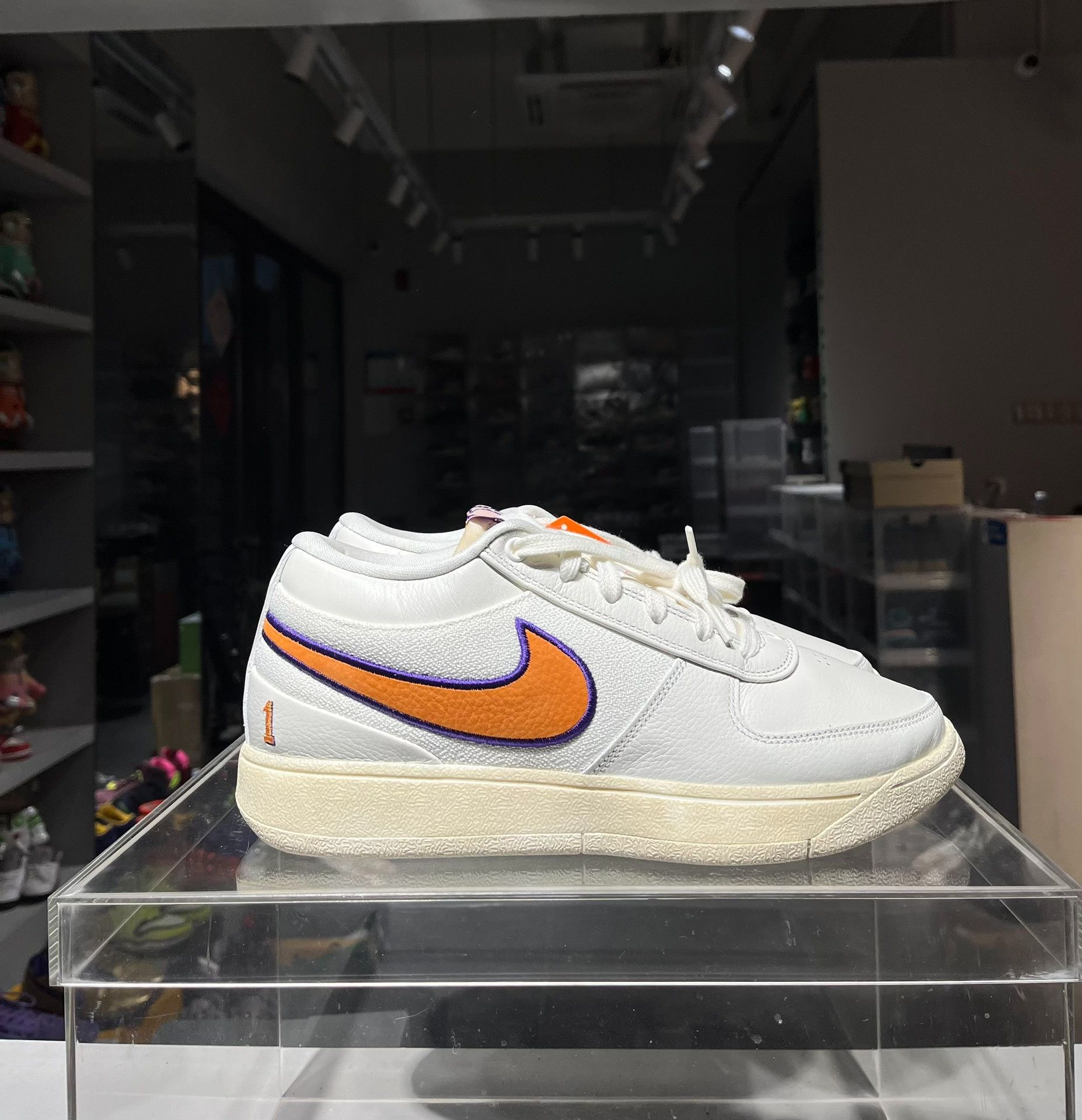 Nike Nike White Lowtop Sneakers 8 Men Size US 8 / EU 41 - 3 Thumbnail