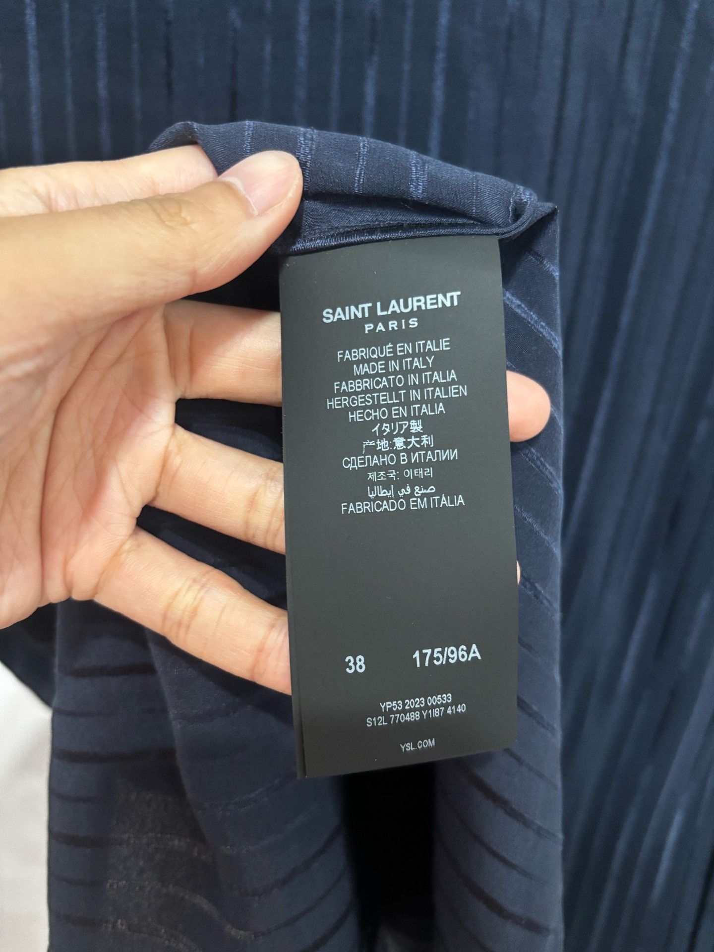 Saint Laurent Paris YSL Saint Laurent Dark Blue Sleeveless Silk Shirt Size S / US 4 / IT 40 - 6 Thumbnail