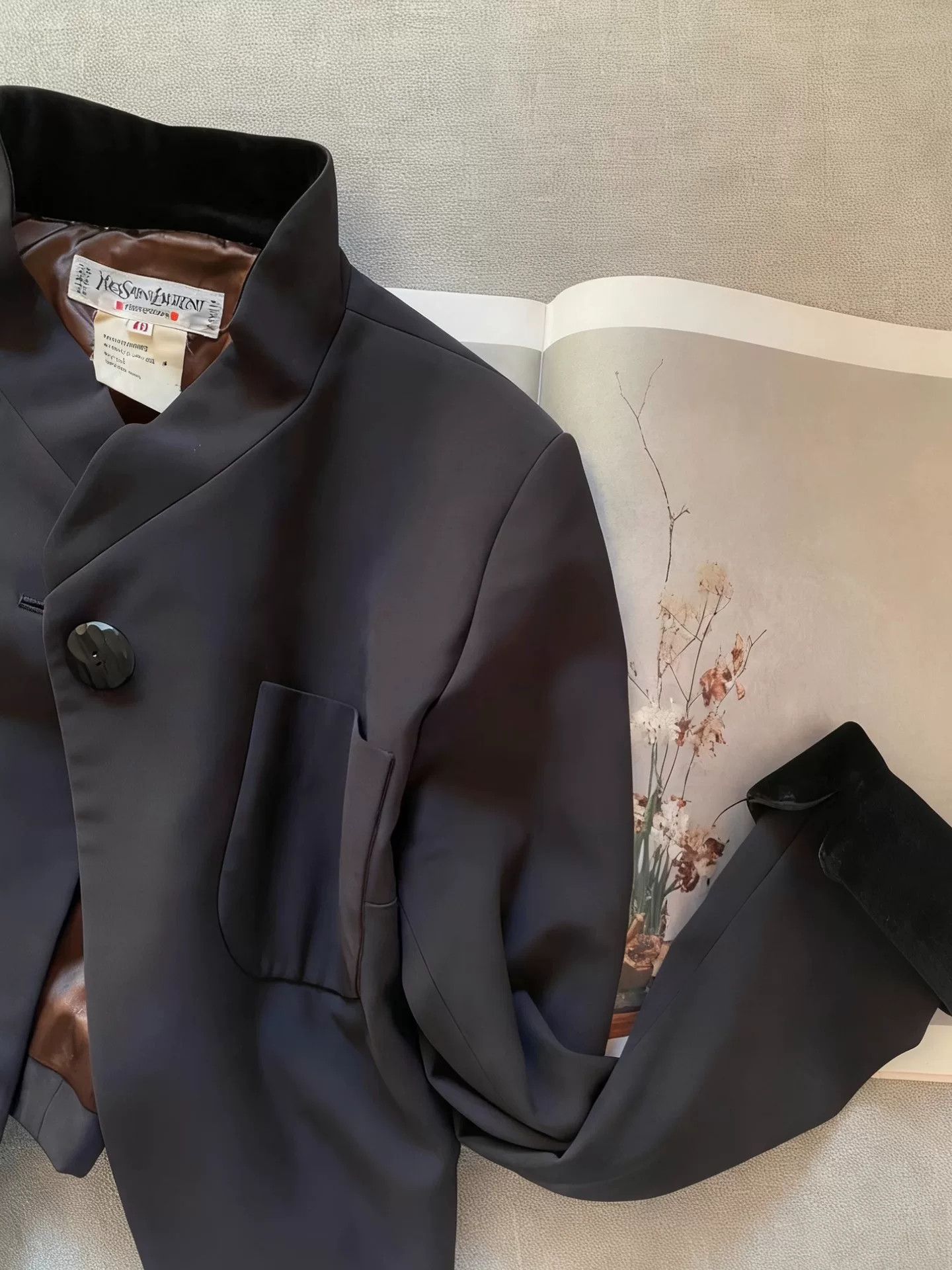 Saint Laurent Paris Yves Saint Laurent Cropped Velvet Trim Jacket Size S / US 4 / IT 40 - 2 Thumbnail