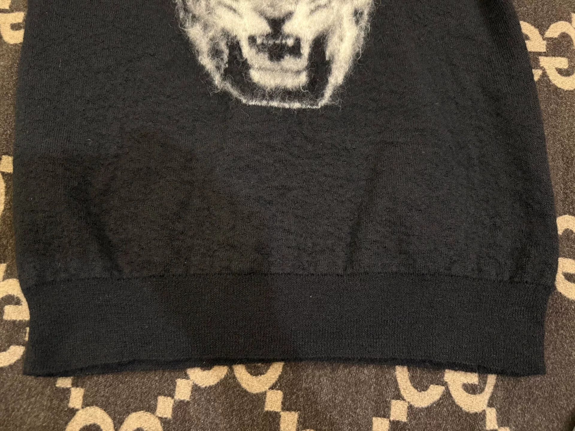 Saint Laurent Paris Saint Laurent Tiger Head Black Sweater Size US L / EU 52-54 / 3 - 7 Thumbnail