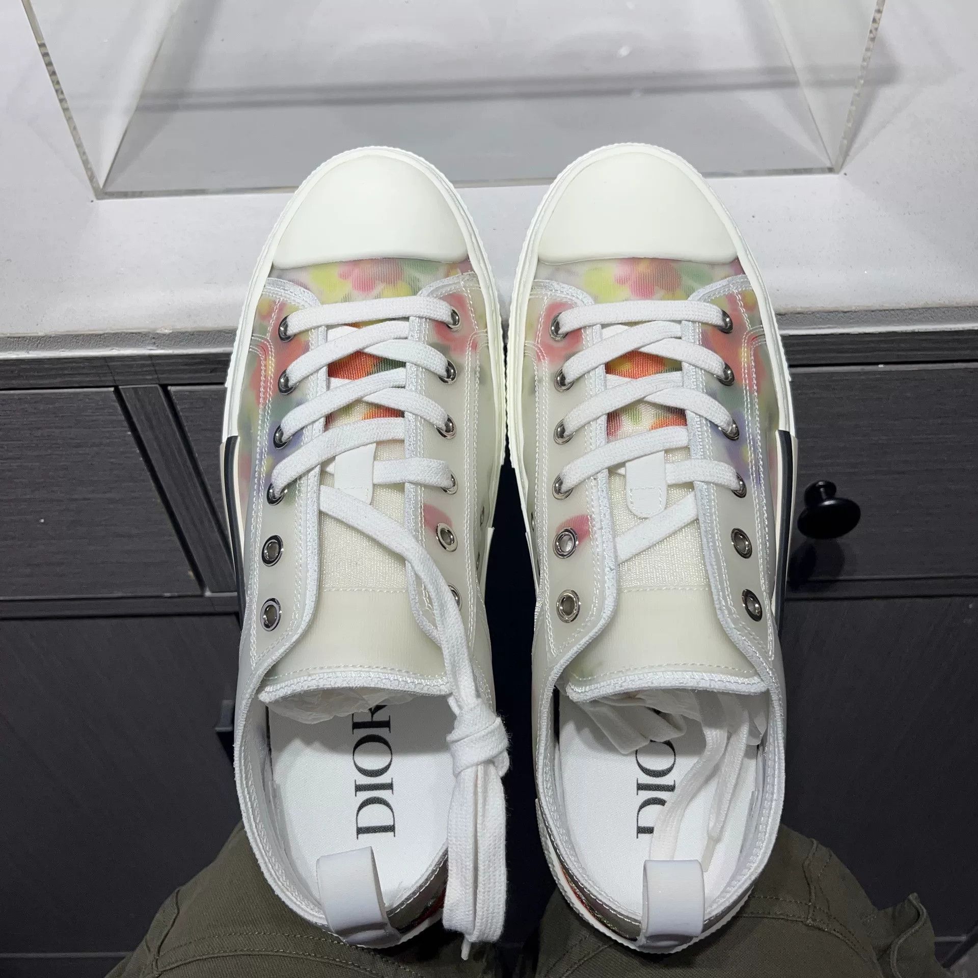 Dior Dior Floral Lowtop Sneakers 7 Men Size US 7 / EU 40 - 8 Thumbnail