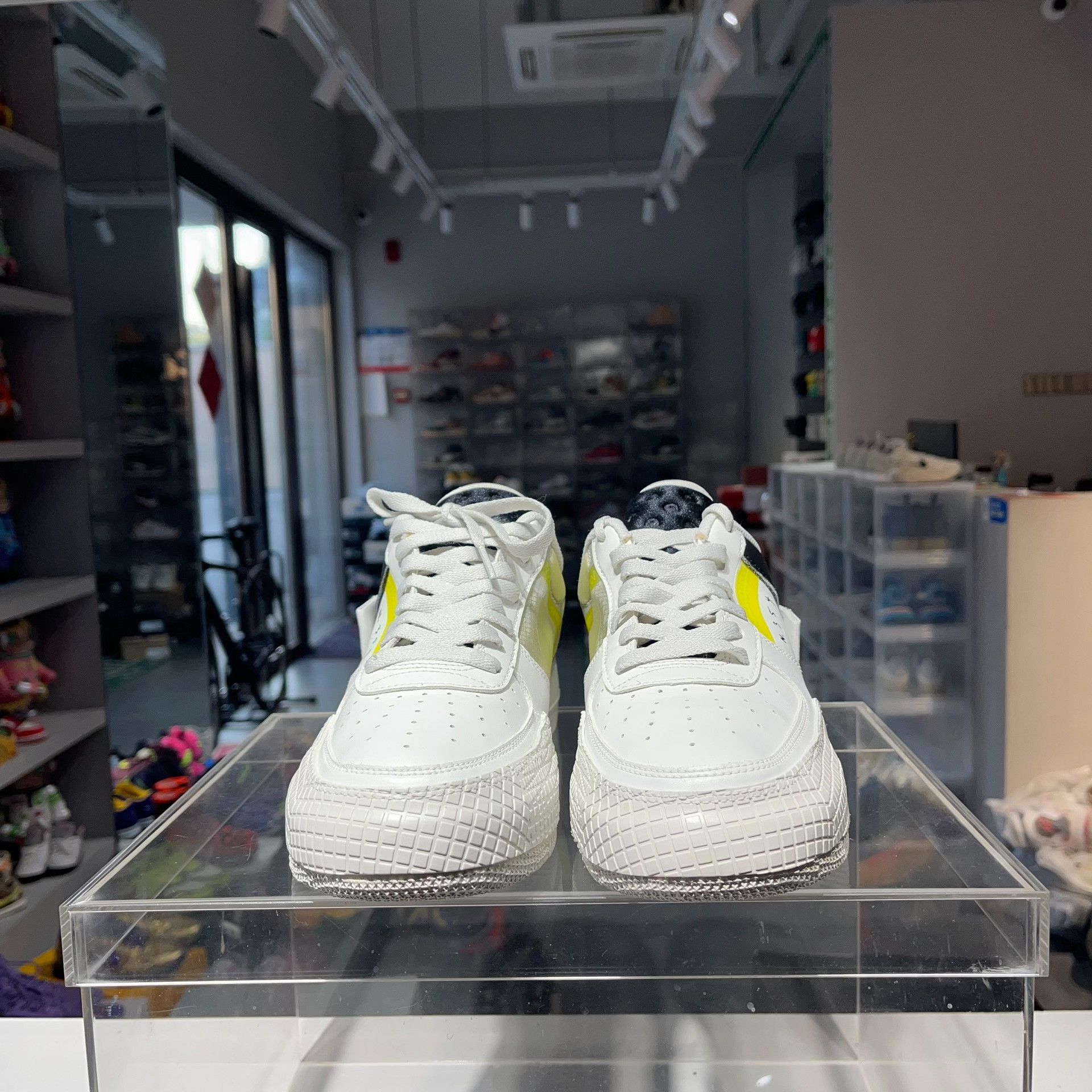 Nike Nike AIR FORCE 1 Yellow Lowtop Sneakers 9.5 Men Size US 9.5 / EU 42-43 - 2 Thumbnail