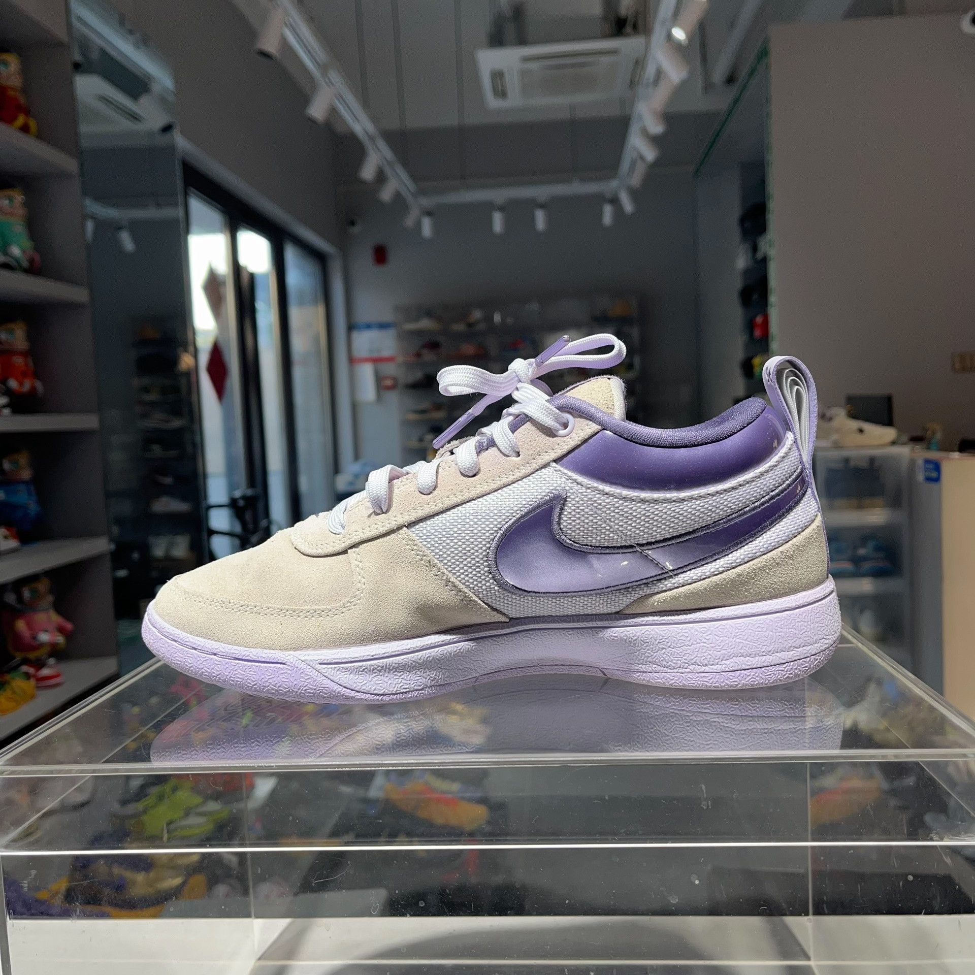 Nike Nike Purple Lowtop Sneakers 9.5 Men Size US 9.5 / EU 42-43 - 6 Thumbnail
