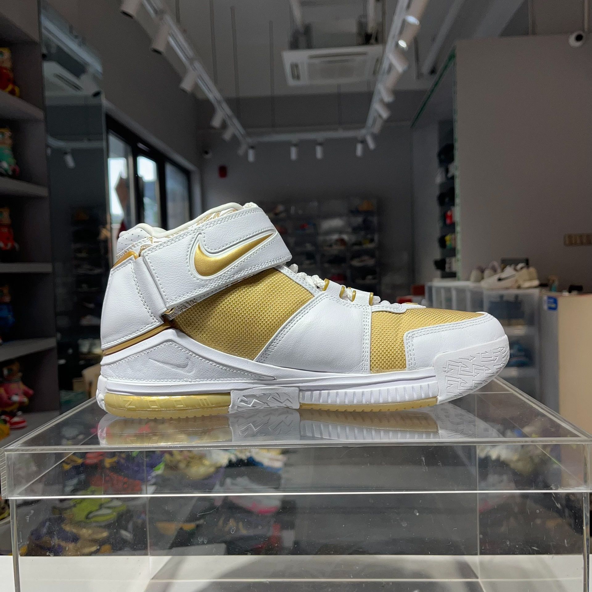 Nike Nike White Lowtop Sneakers 44 Men Size US 10.5 / EU 43-44 - 3 Thumbnail