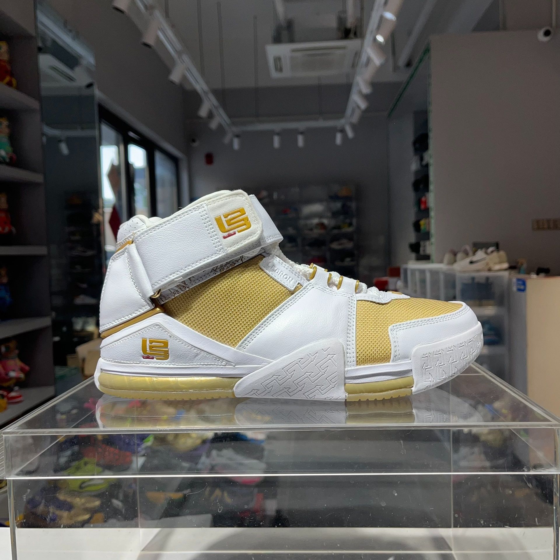 Nike Nike White Lowtop Sneakers 44 Men Size US 10.5 / EU 43-44 - 5 Thumbnail