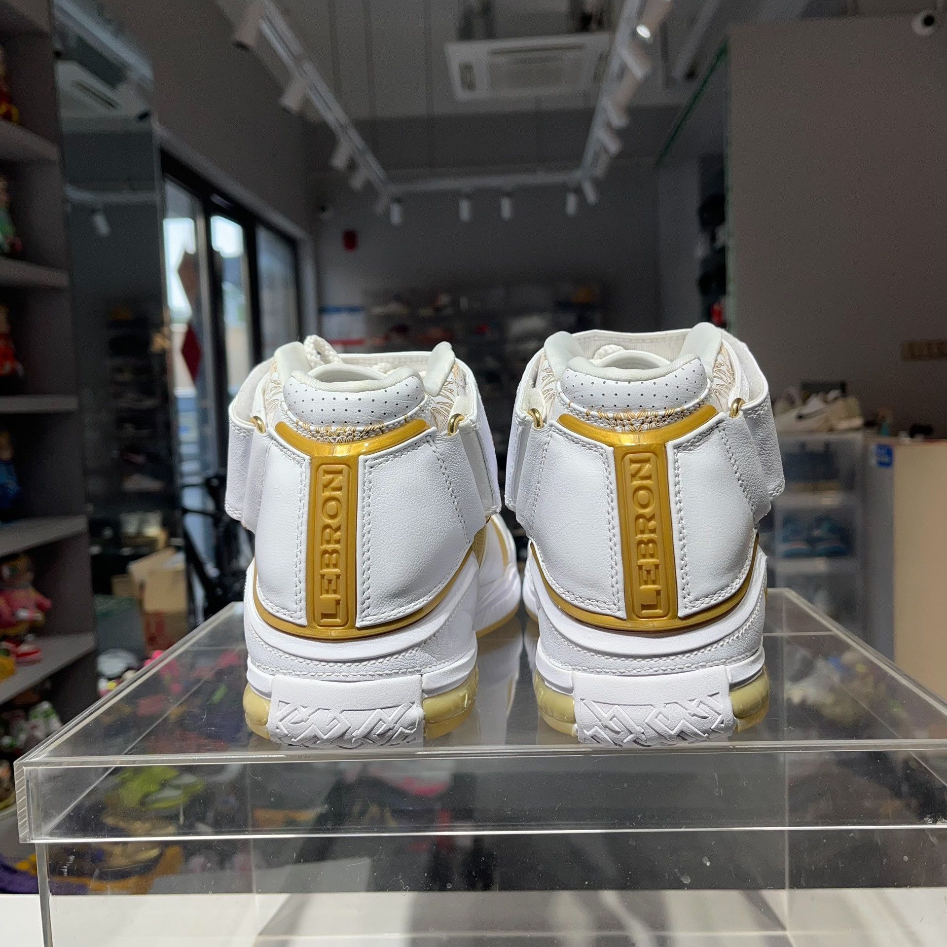 Nike Nike White Lowtop Sneakers 44 Men Size US 10.5 / EU 43-44 - 4 Thumbnail