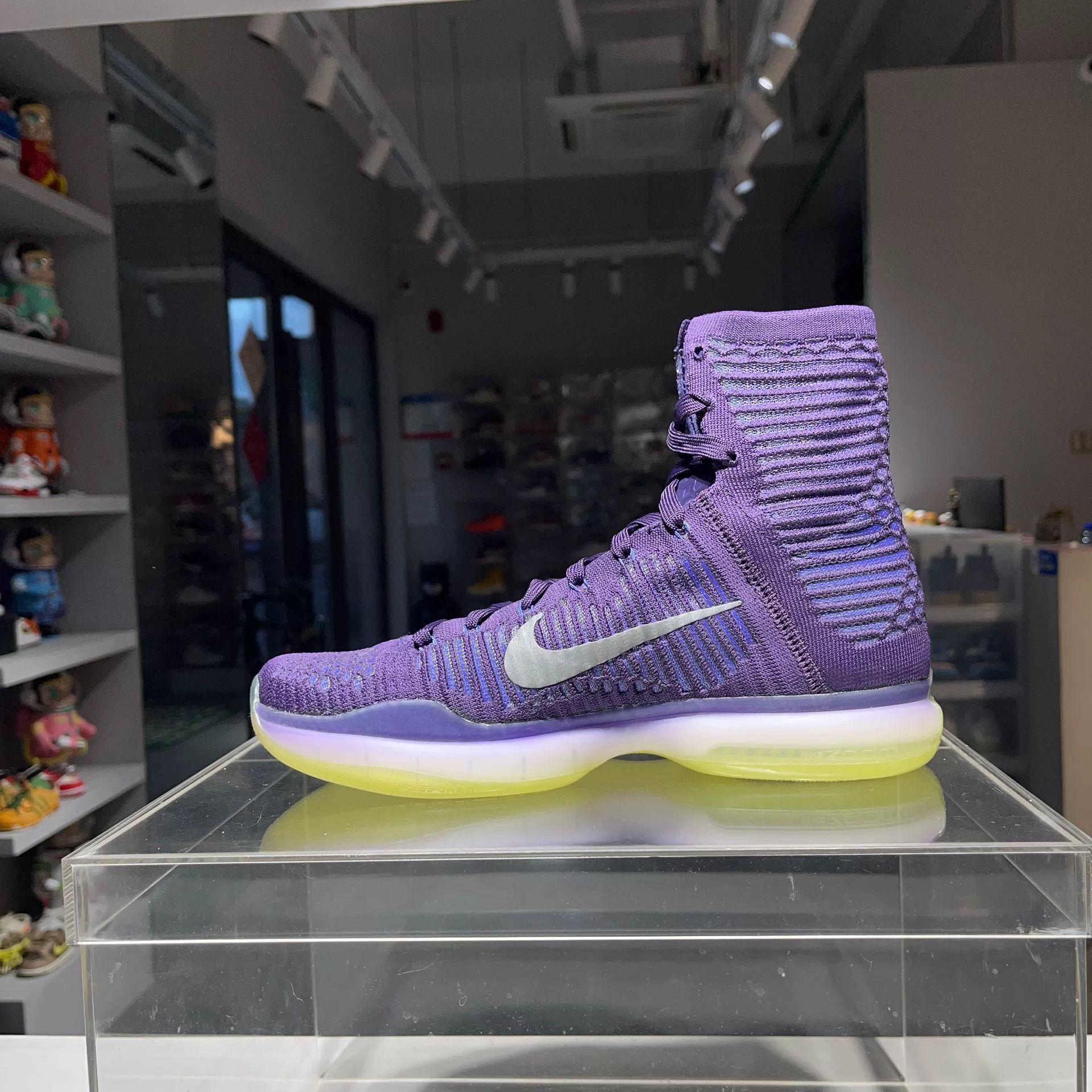 Nike Nike Purple Lowtop Sneakers 9.5 Men Size US 9.5 / EU 42-43 - 6 Thumbnail