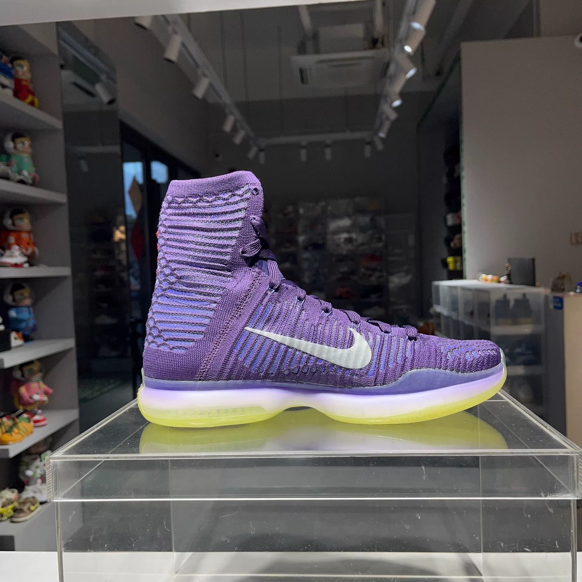 Nike Nike Purple Lowtop Sneakers 9.5 Men Size US 9.5 / EU 42-43 - 3 Thumbnail