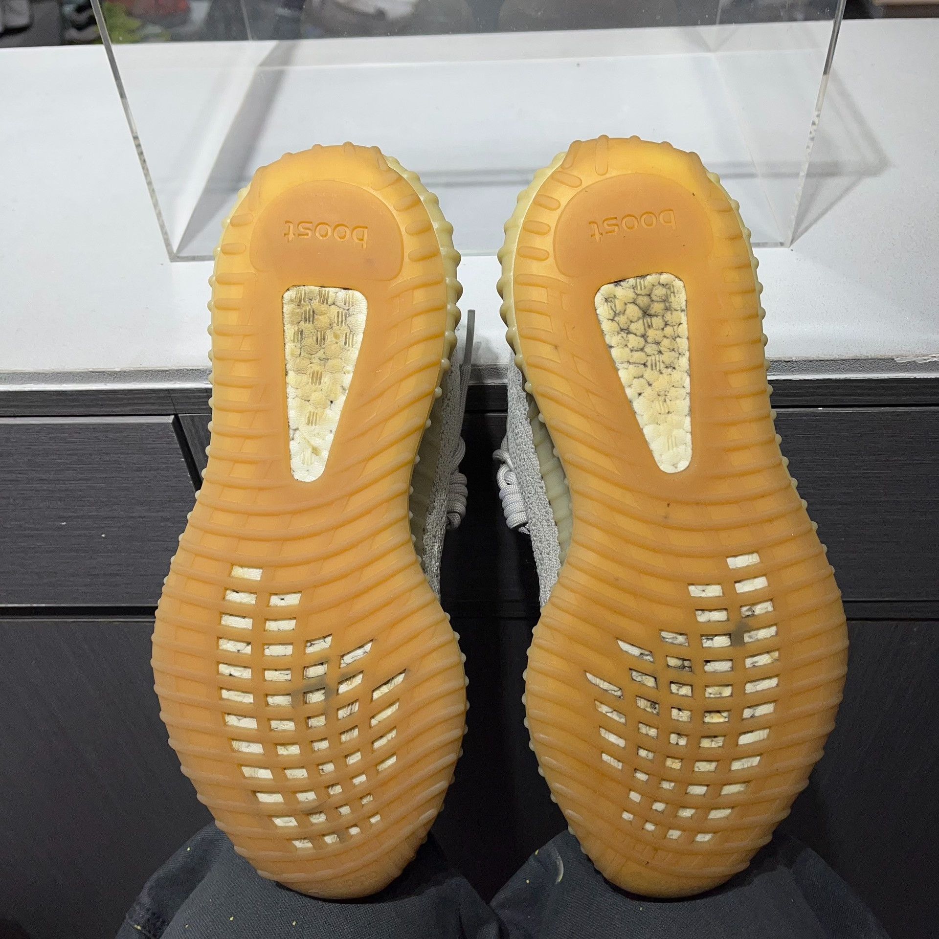 Adidas Adidas YEEZY Lowtop Sneakers 9.5 Men Size US 9.5 / EU 42-43 - 7 Thumbnail
