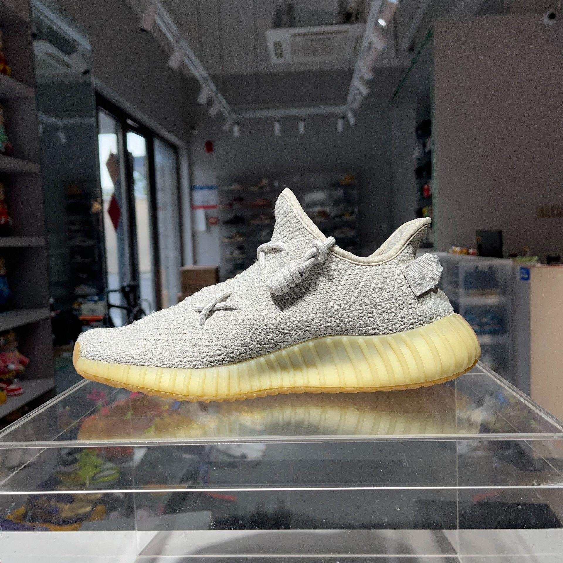 Adidas Adidas YEEZY Lowtop Sneakers 9.5 Men Size US 9.5 / EU 42-43 - 6 Thumbnail