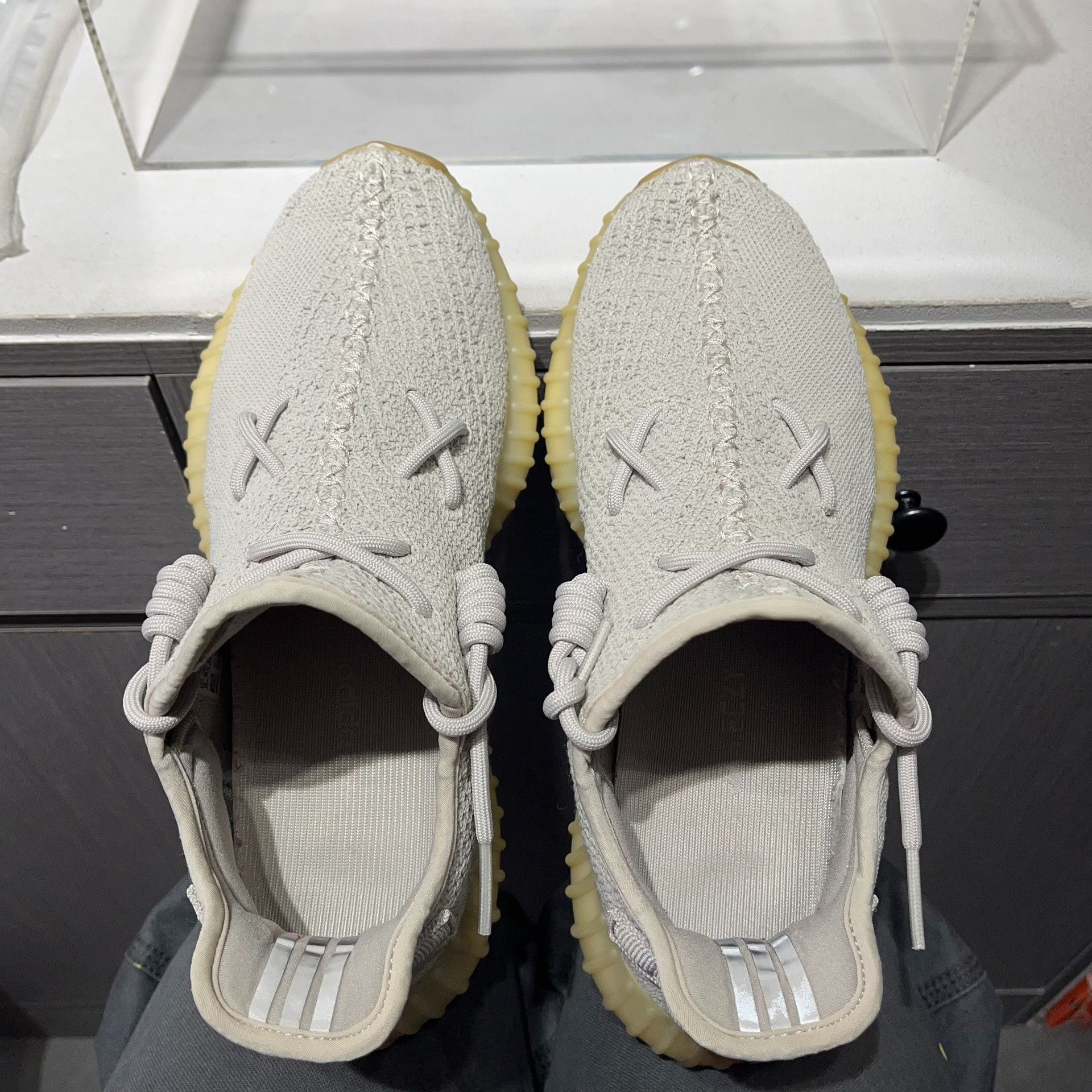 Adidas Adidas YEEZY Lowtop Sneakers 9.5 Men Size US 9.5 / EU 42-43 - 8 Thumbnail