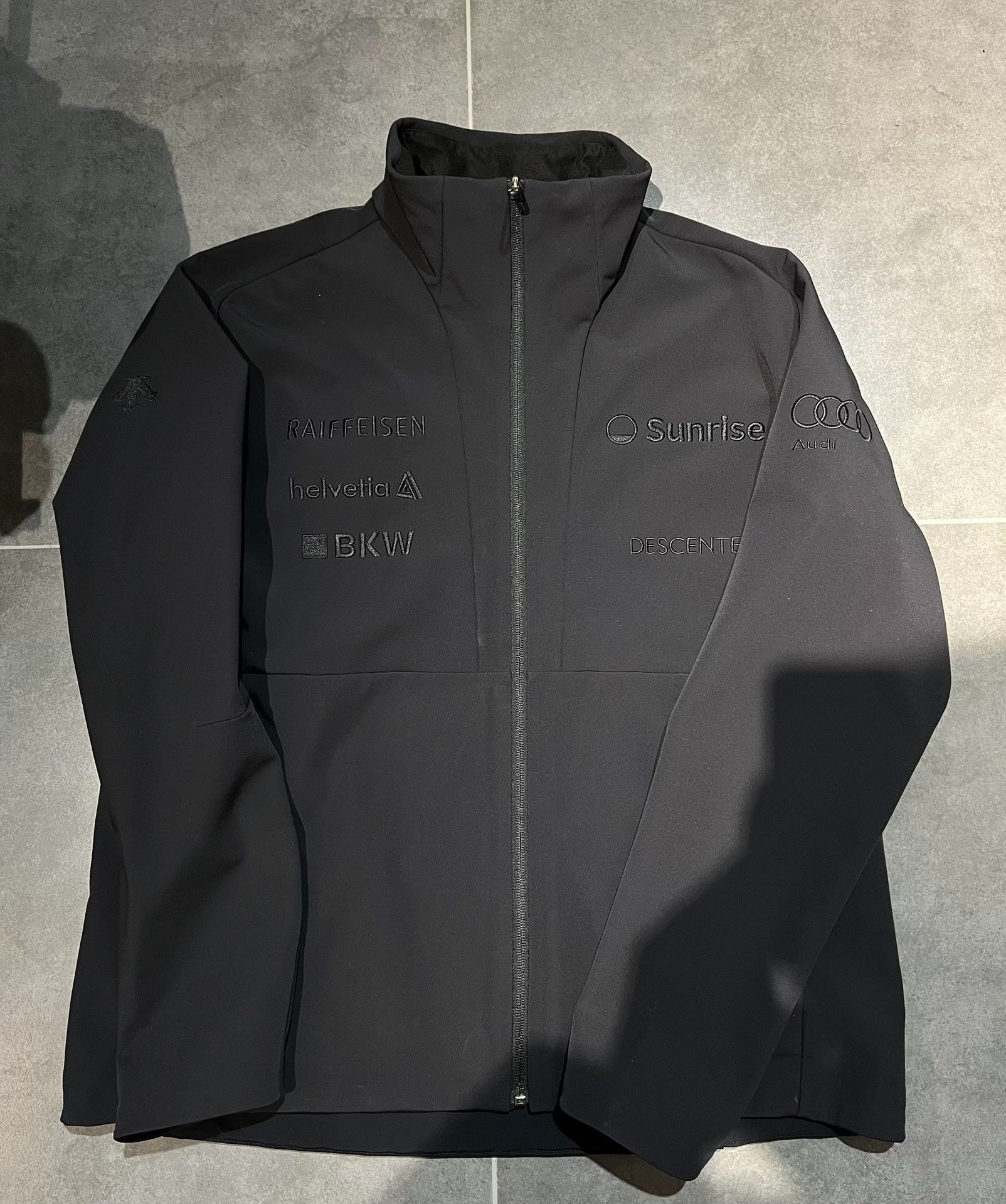 Descente Descente Light Jacket xl Men Size US XL / EU 56 / 4 - 6 Thumbnail