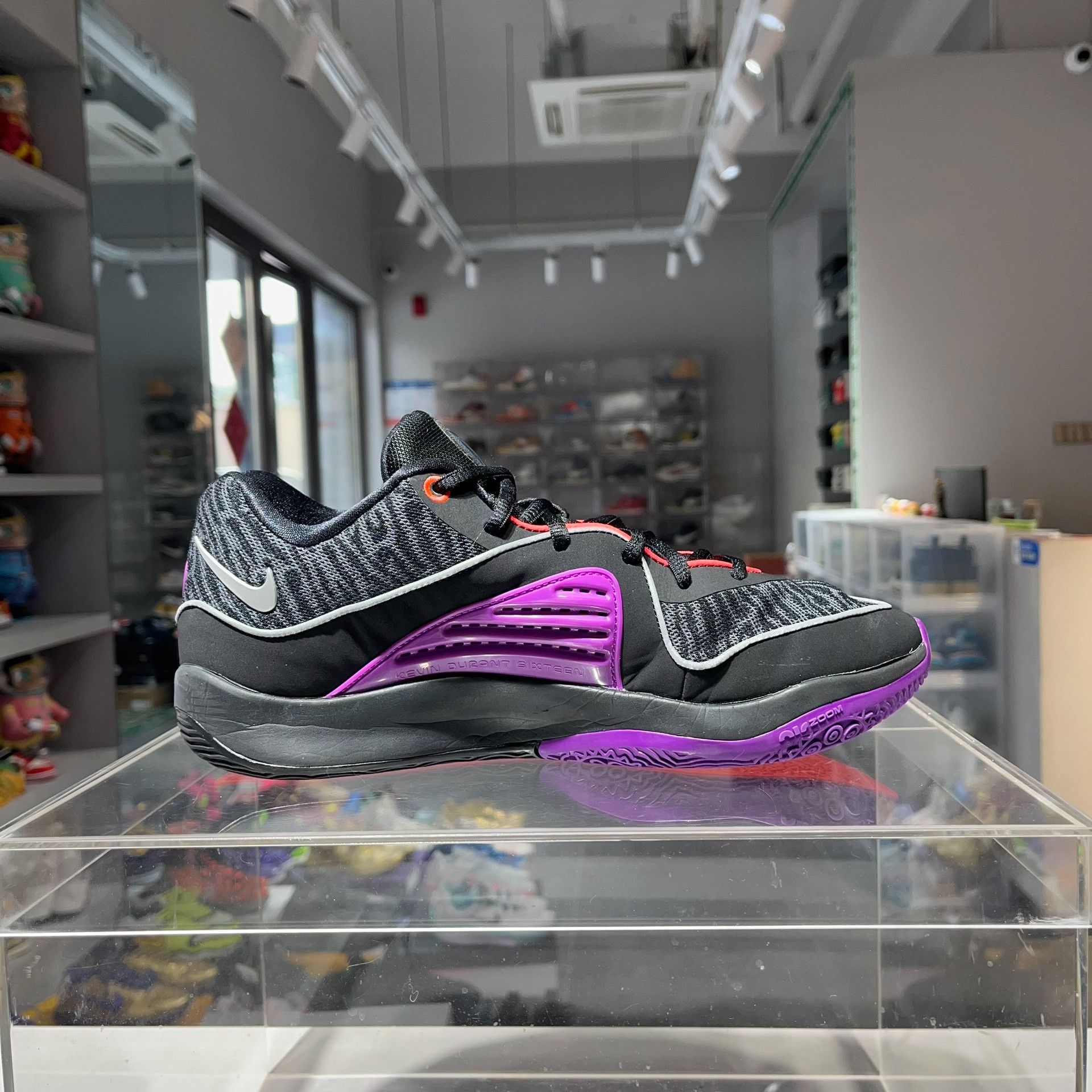 Nike Nike KD Purple Lowtop Sneakers 10 Men Size US 10 / EU 43 - 3 Thumbnail
