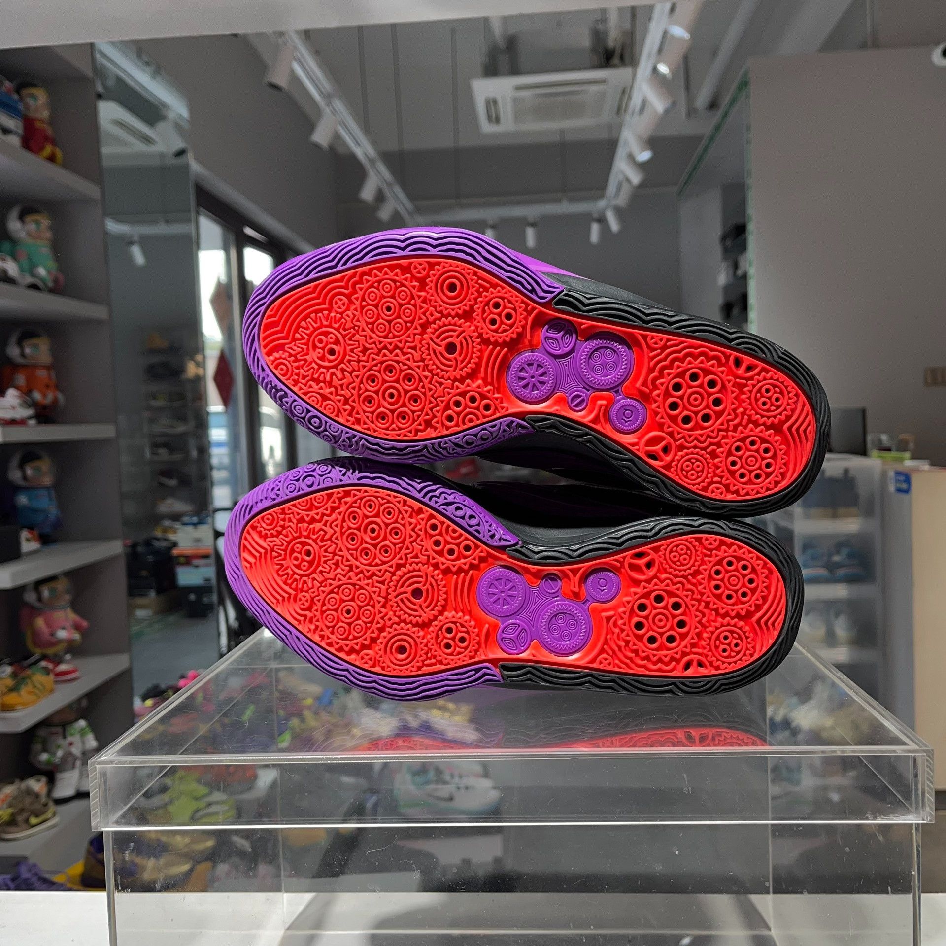 Nike Nike KD Purple Lowtop Sneakers 10 Men Size US 10 / EU 43 - 7 Thumbnail