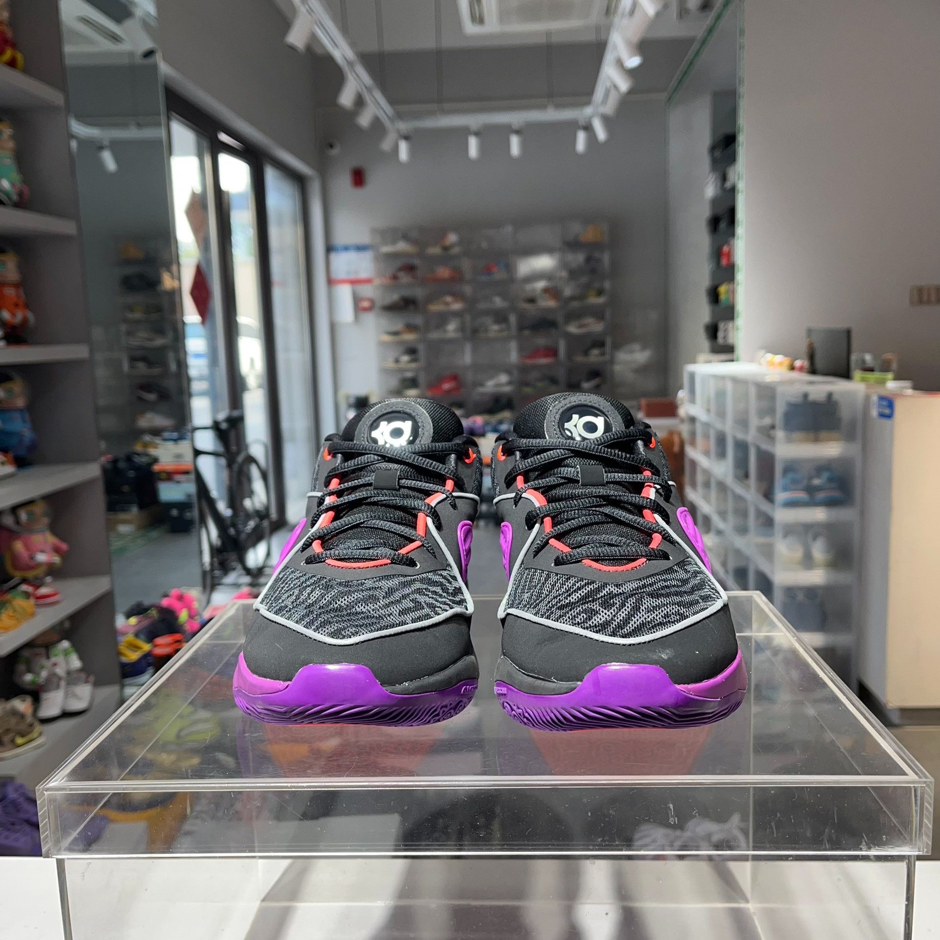 Nike Nike KD Purple Lowtop Sneakers 10 Men Size US 10 / EU 43 - 2 Thumbnail