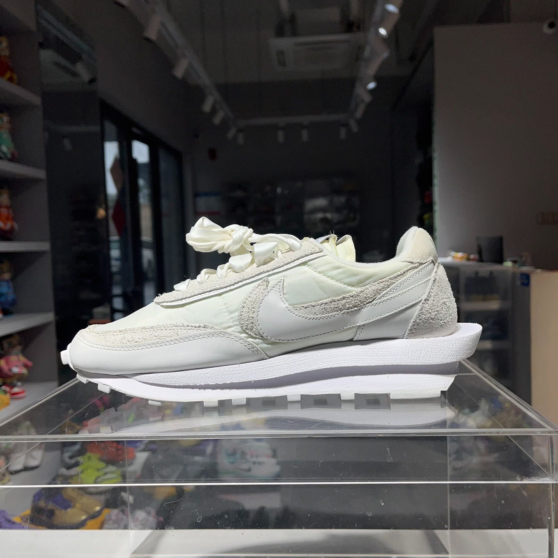 Nike Nike White Lowtop Sneakers 42 Men Size US 9 / EU 42 - 6 Thumbnail