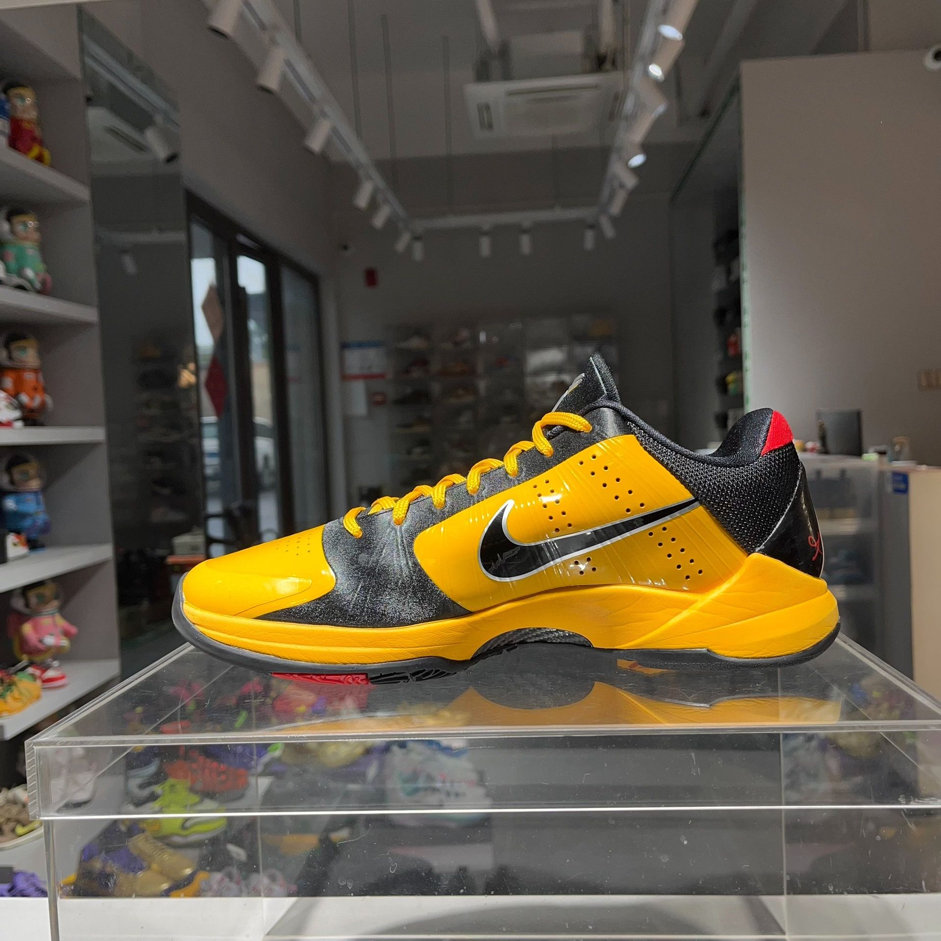 Nike Nike Yellow Lowtop Sneakers 11 Men Size US 11 / EU 44 - 6 Thumbnail