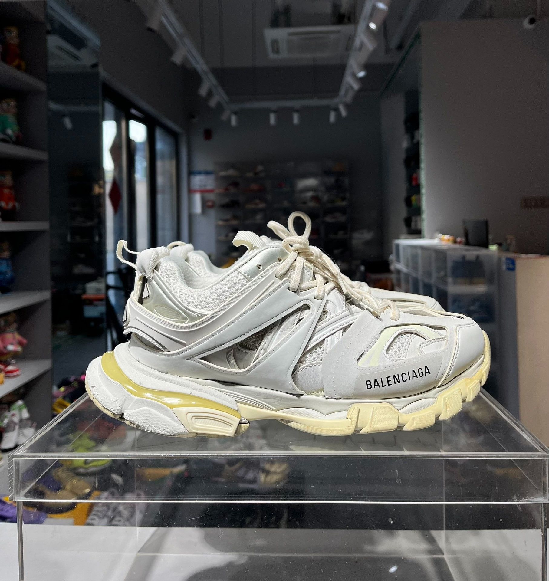 Balenciaga Balenciaga White Lowtop Sneakers 7 Men Size US 7 / EU 40 - 3 Thumbnail