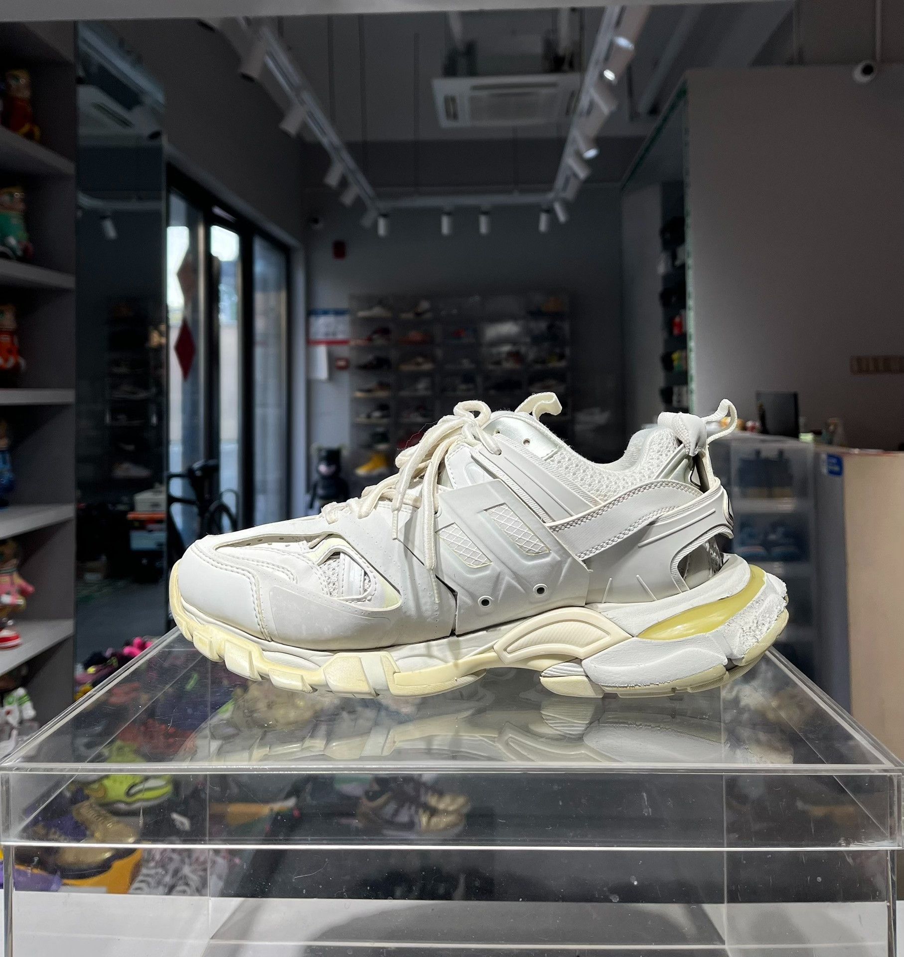 Balenciaga Balenciaga White Lowtop Sneakers 7 Men Size US 7 / EU 40 - 5 Thumbnail