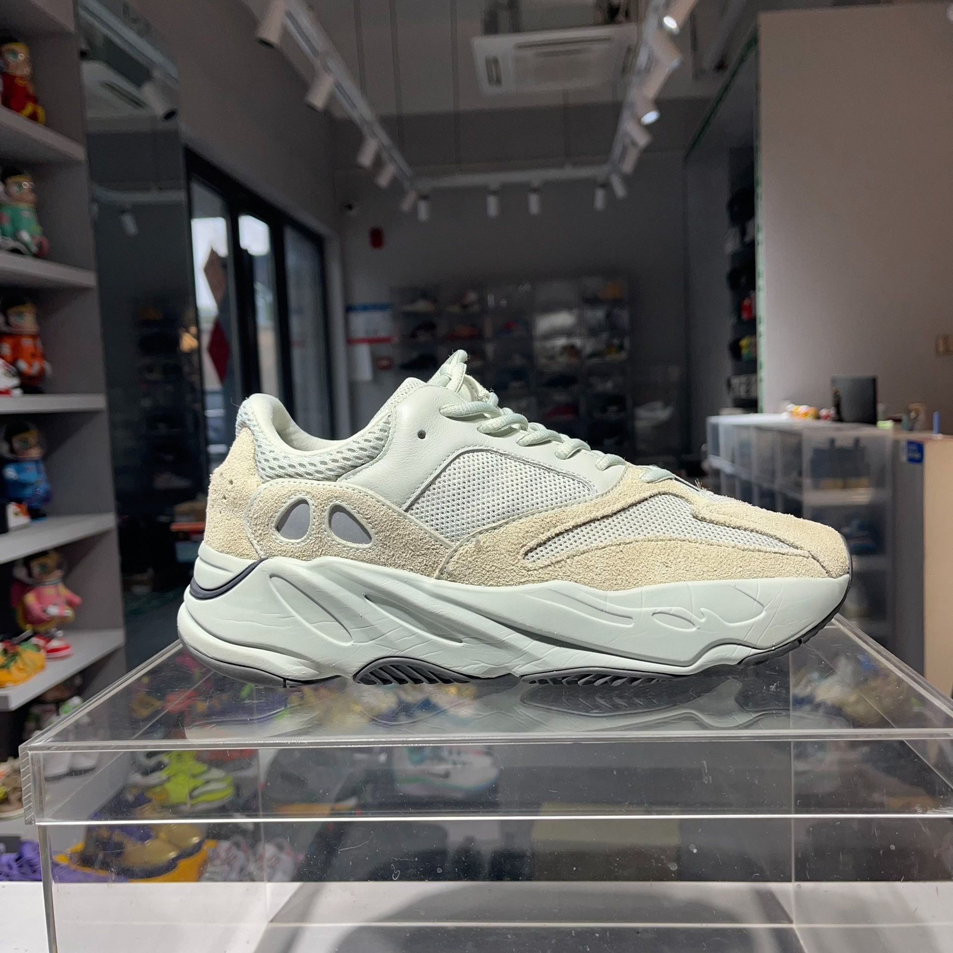 Yeezy Yeezy Lowtop Sneakers 44 Men Size US 10.5 / EU 43-44 - 5 Thumbnail