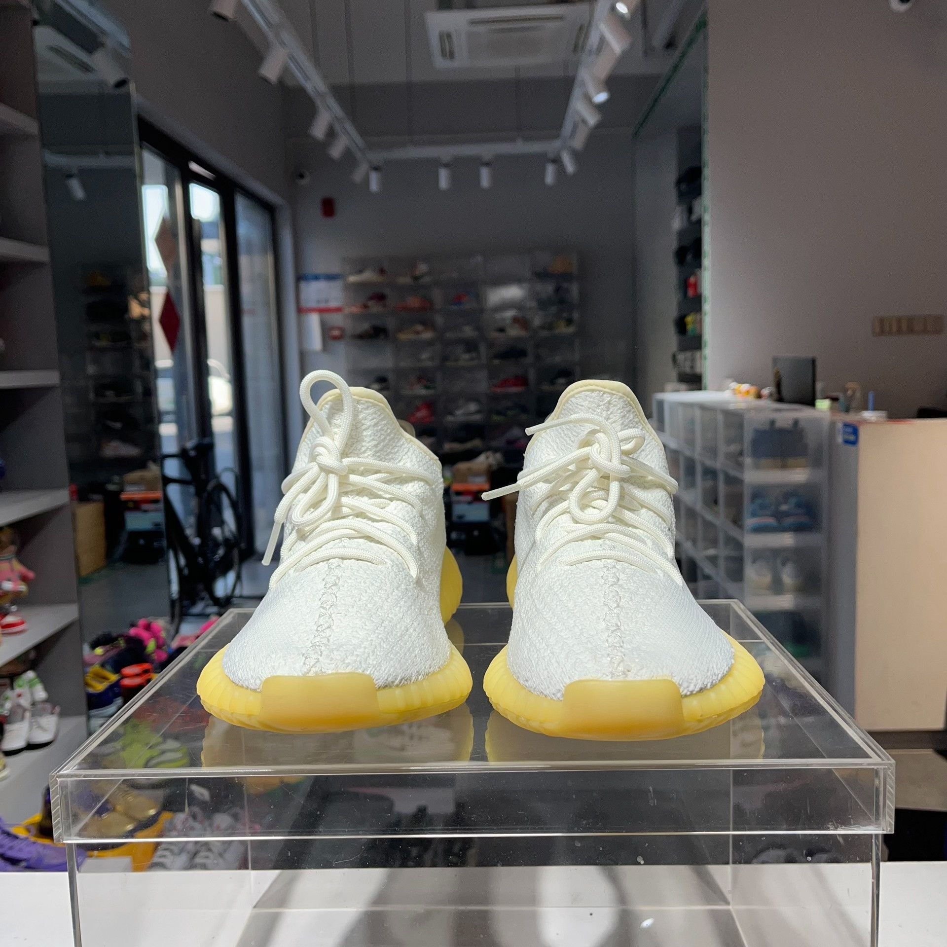 Adidas Adidas YEEZY White Lowtop Sneakers 12 Men Size US 12 / EU 45 - 2 Thumbnail