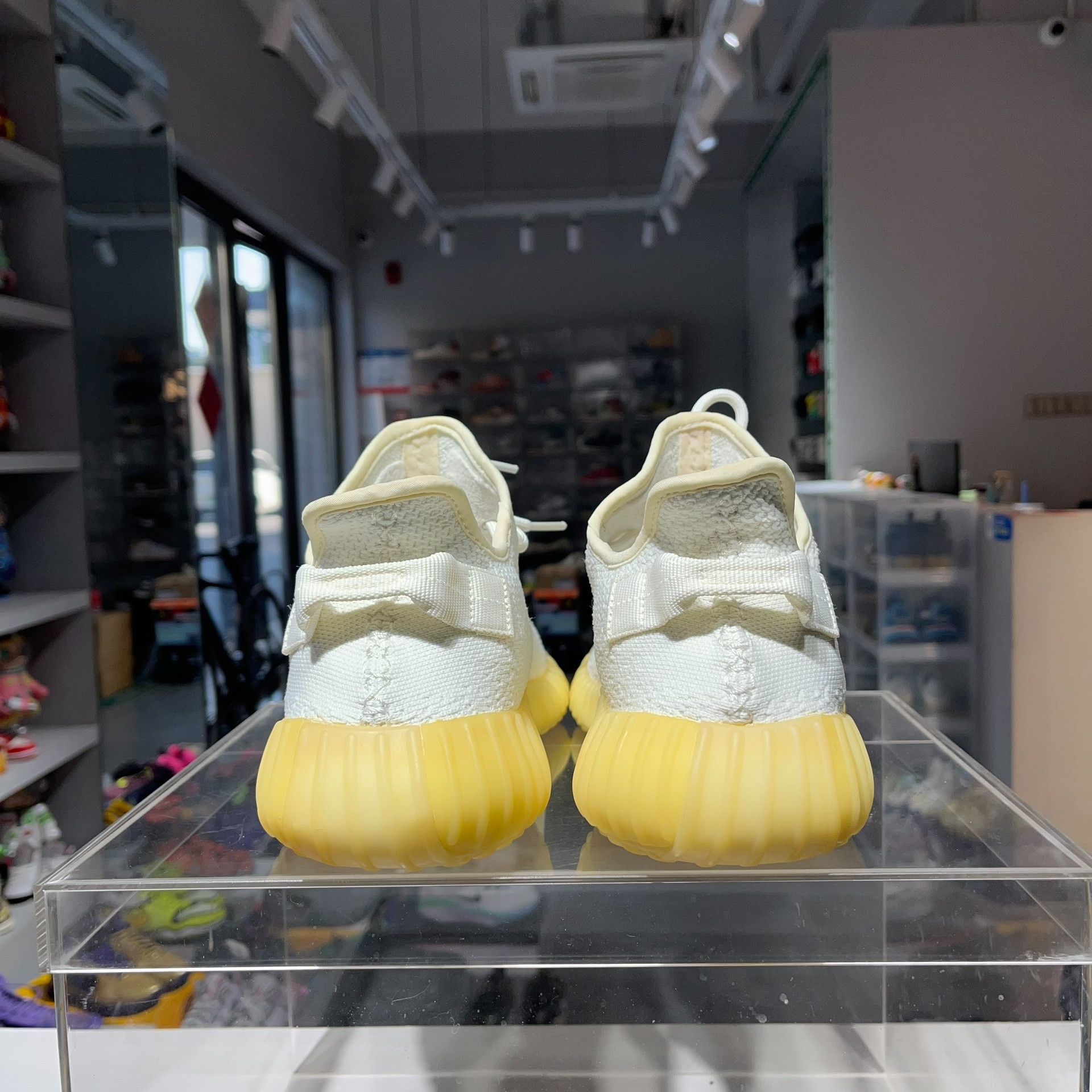 Adidas Adidas YEEZY White Lowtop Sneakers 12 Men Size US 12 / EU 45 - 4 Thumbnail