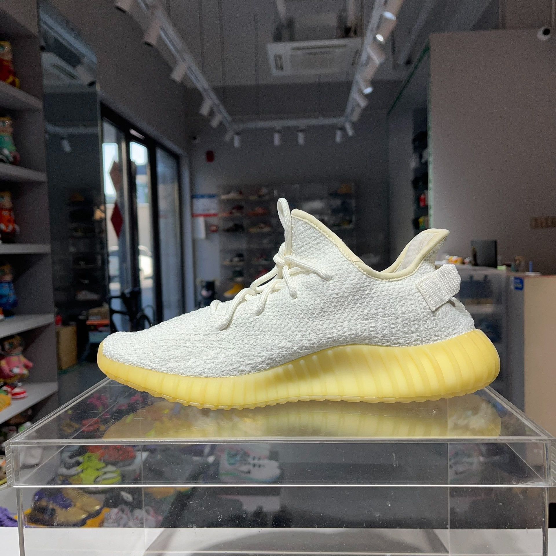 Adidas Adidas YEEZY White Lowtop Sneakers 12 Men Size US 12 / EU 45 - 6 Thumbnail