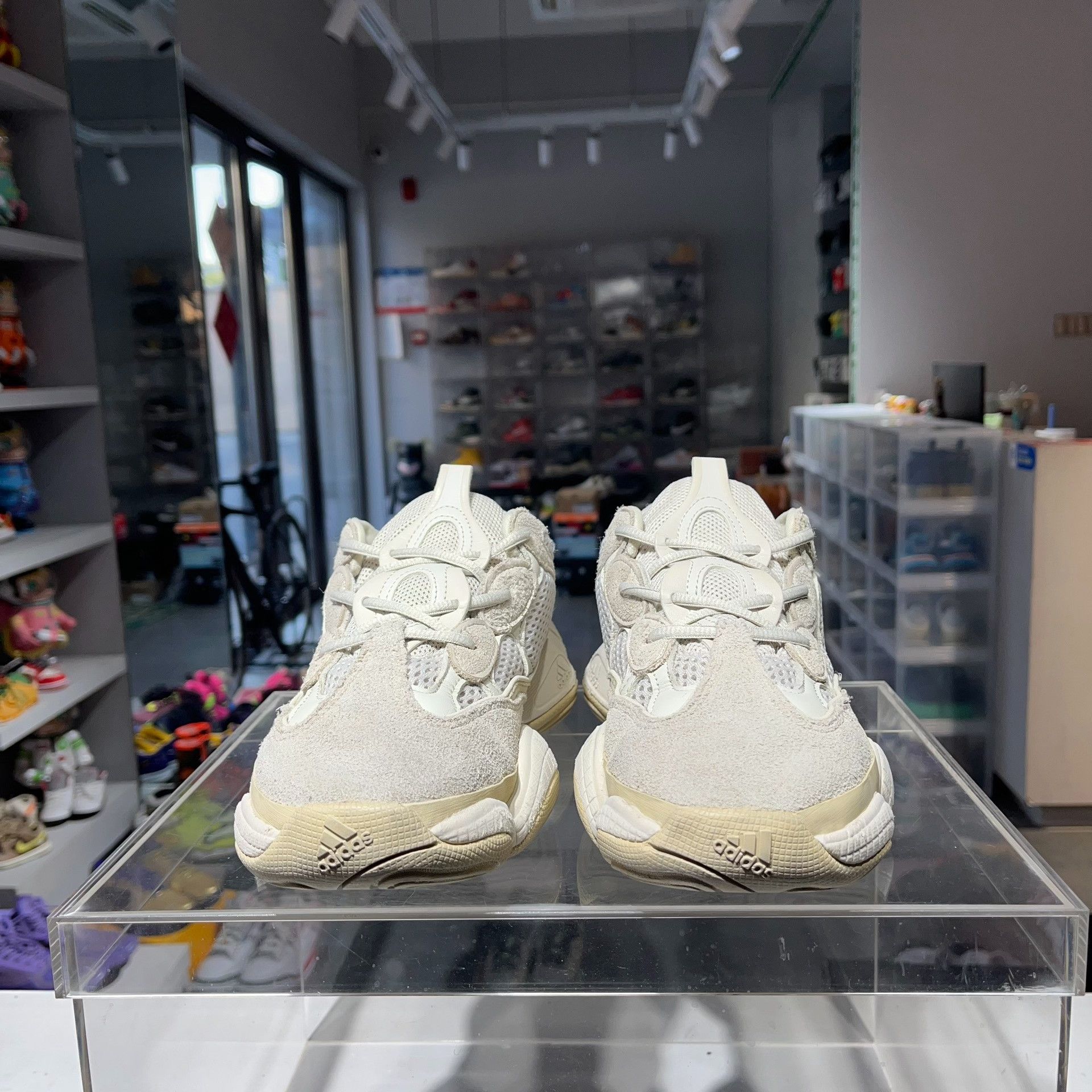 Adidas Adidas YEEZY Lowtop Sneakers 9 Men Size US 9 / EU 42 - 2 Thumbnail