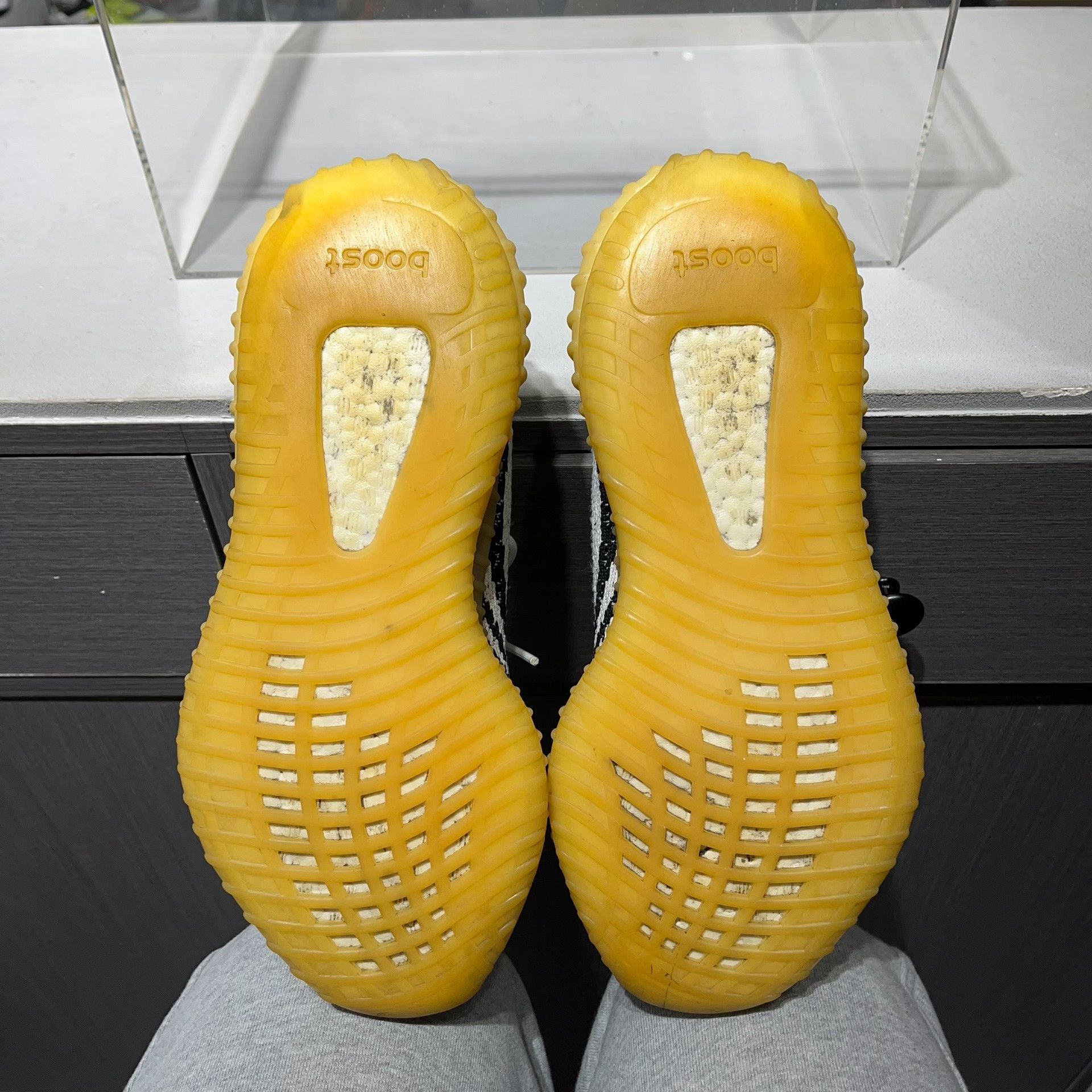 Adidas Adidas YEEZY Lowtop Sneakers 9.5 Men Size US 9.5 / EU 42-43 - 7 Thumbnail