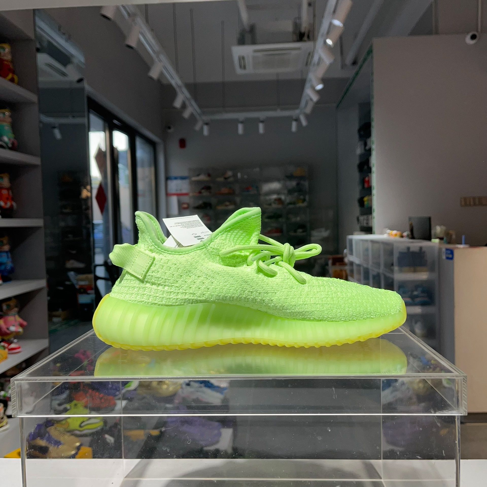 Yeezy Yeezy Glow Green Lowtop Sneakers 42 Men Size US 9 / EU 42 - 3 Thumbnail