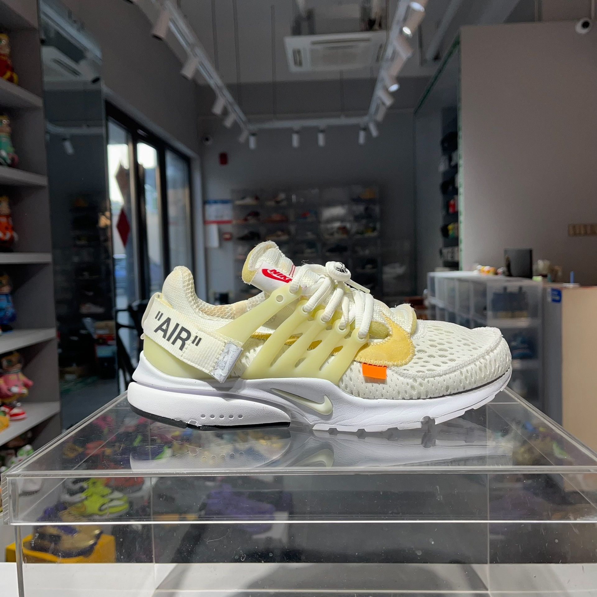 Nike Nike White Lowtop Sneakers 8 Men Size US 8 / EU 41 - 5 Thumbnail