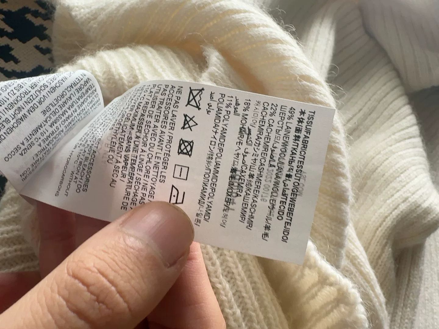 Saint Laurent Paris Saint Laurent YSL Cream Logo Turtleneck Sweater Size S / US 4 / IT 40 - 6 Thumbnail