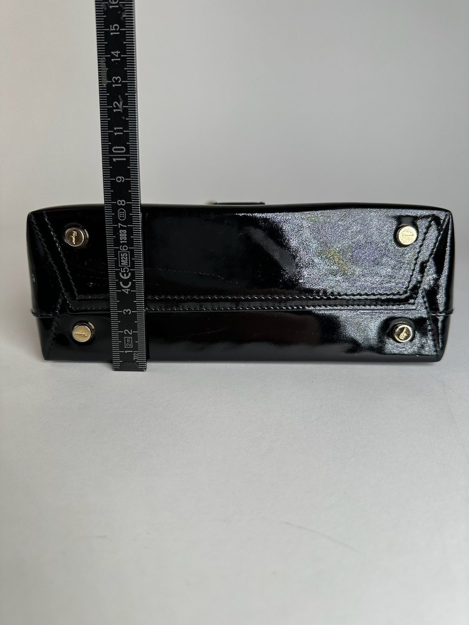 Salvatore Ferragamo Vintage Patent Leather Bag Black Size ONE SIZE - 11 Thumbnail