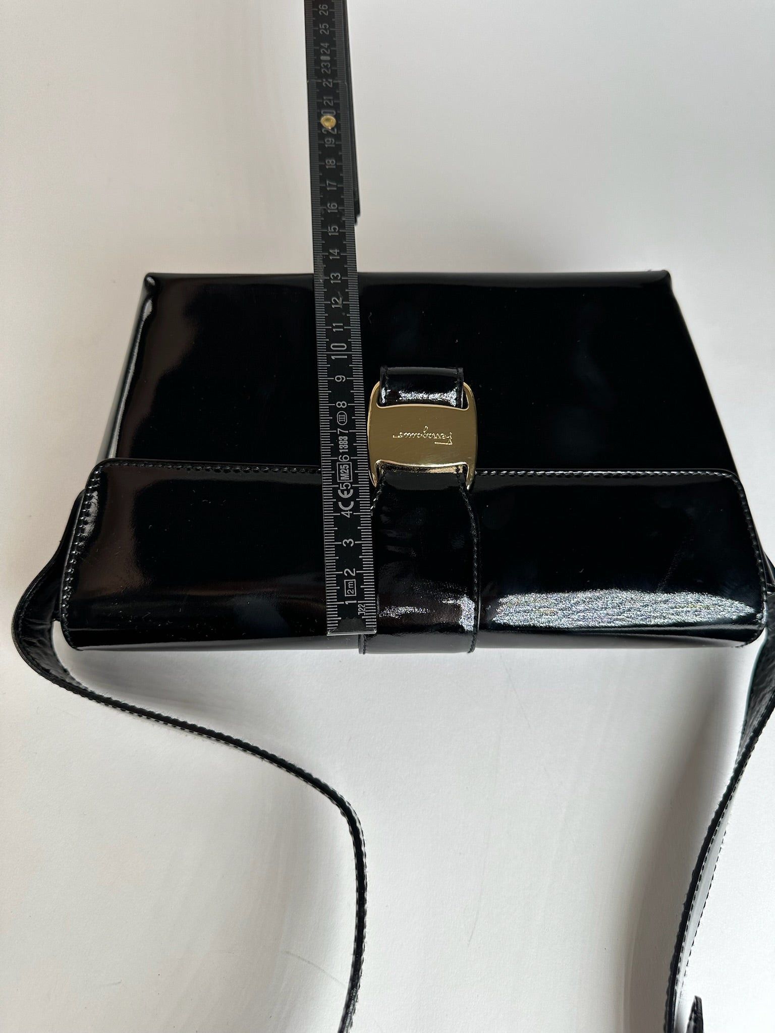 Salvatore Ferragamo Vintage Patent Leather Bag Black Size ONE SIZE - 9 Thumbnail