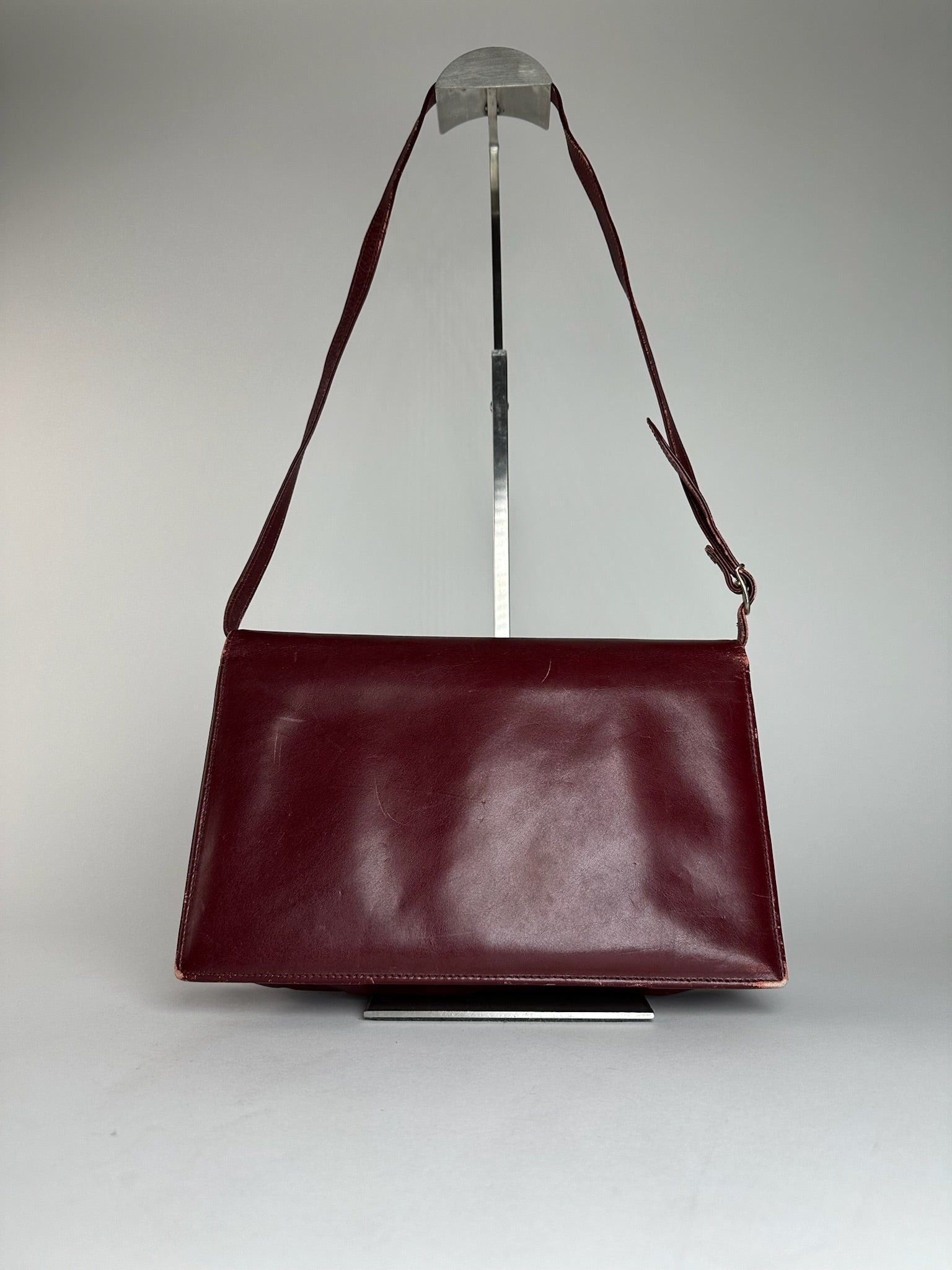 Givenchy Vintage Leather Shoulder Bag Burgundy Size ONE SIZE - 10 Thumbnail