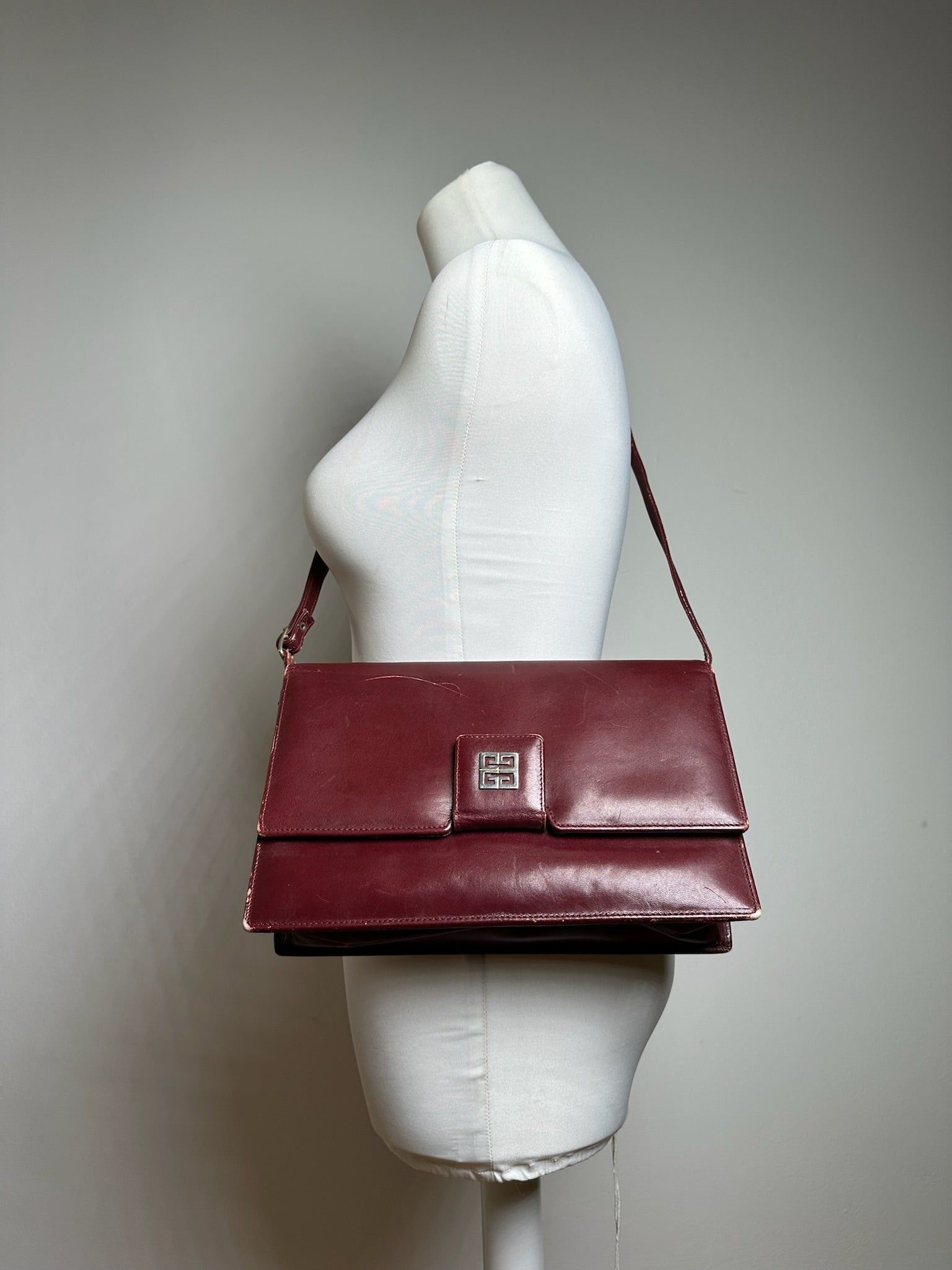 Givenchy Vintage Leather Shoulder Bag Burgundy Size ONE SIZE - 4 Thumbnail