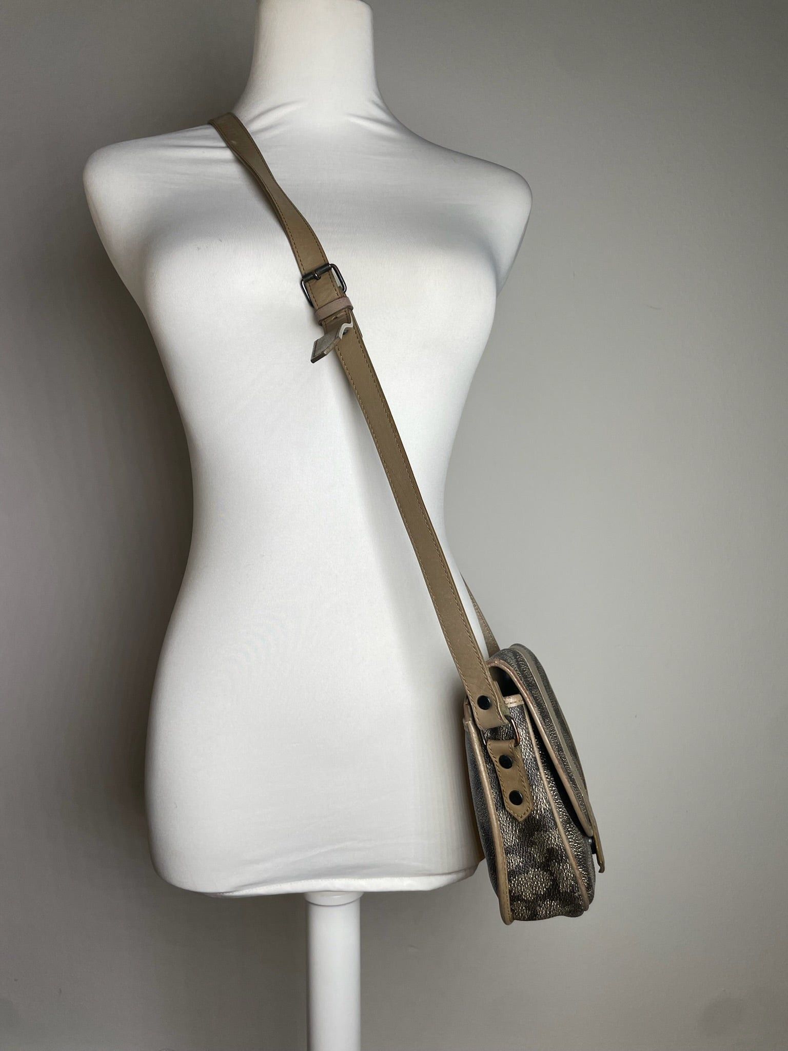 Other Vintage Yves Saint Laurent Stone Emblossed Leather Shoulder Size ONE SIZE - 4 Thumbnail