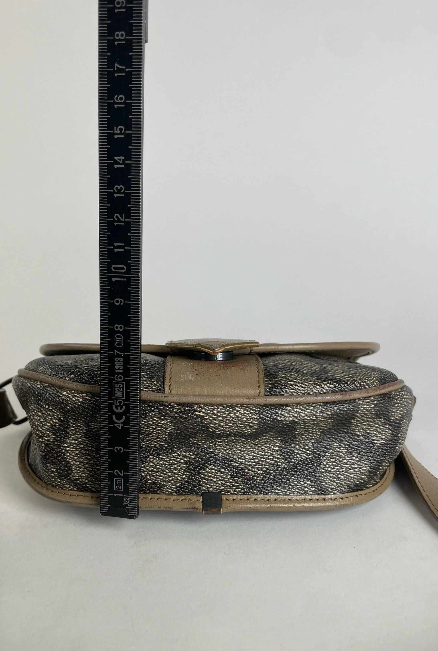Other Vintage Yves Saint Laurent Stone Emblossed Leather Shoulder Size ONE SIZE - 12 Thumbnail