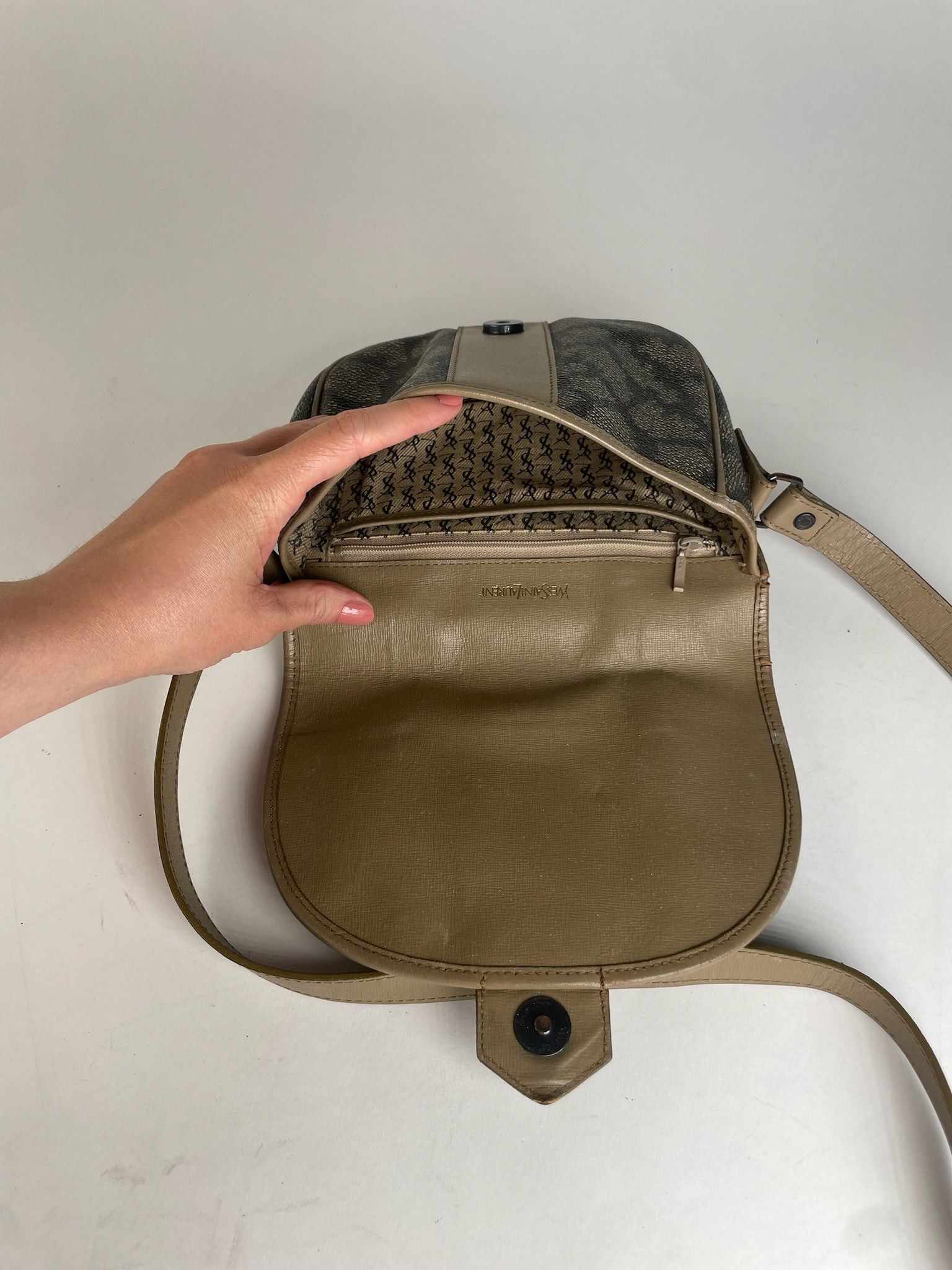 Other Vintage Yves Saint Laurent Stone Emblossed Leather Shoulder Size ONE SIZE - 6 Thumbnail