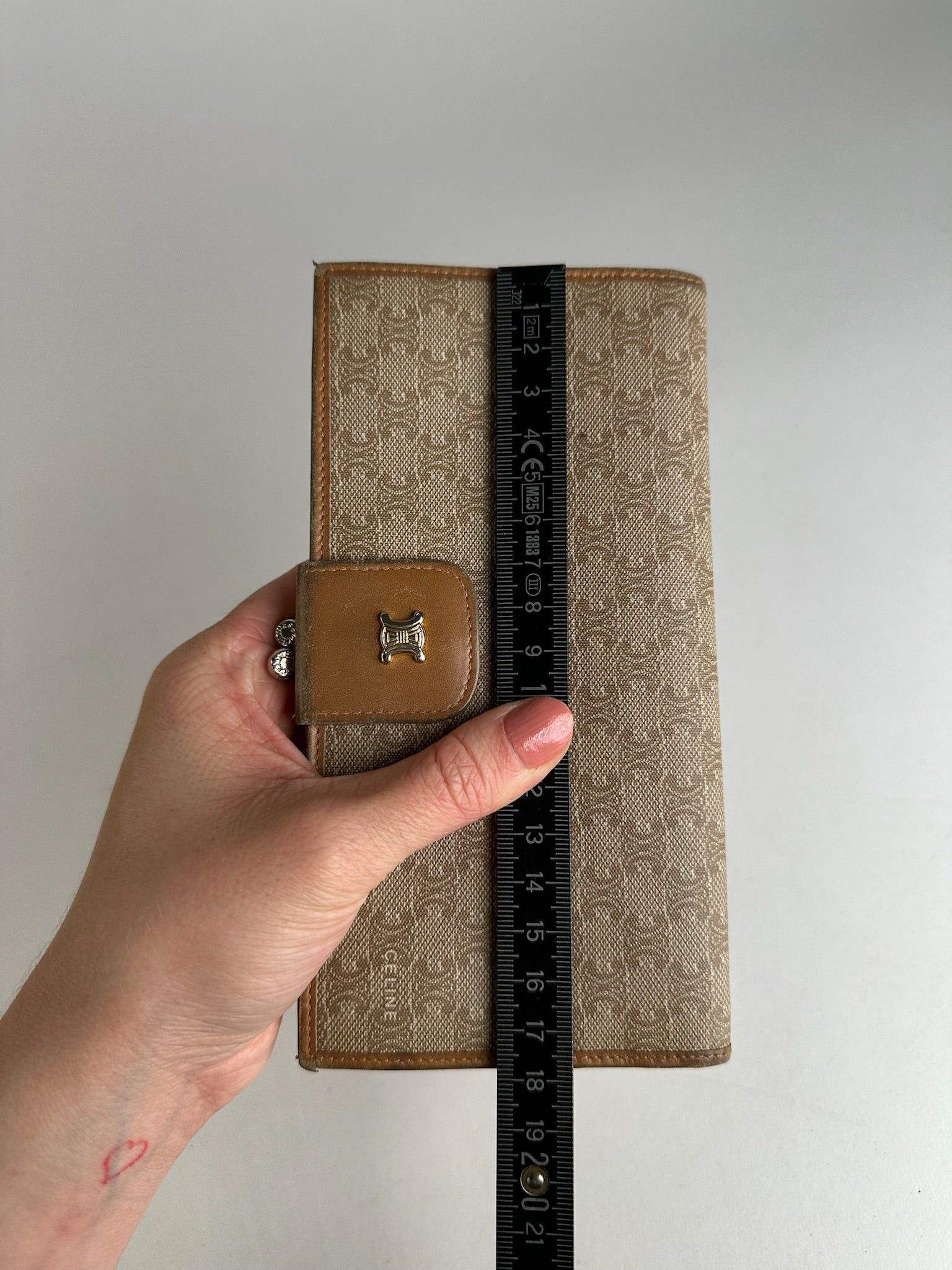 Celine Vintage Paris Triomphe Monogram Leather Wallet Beige Brown Size ONE SIZE - 8 Thumbnail