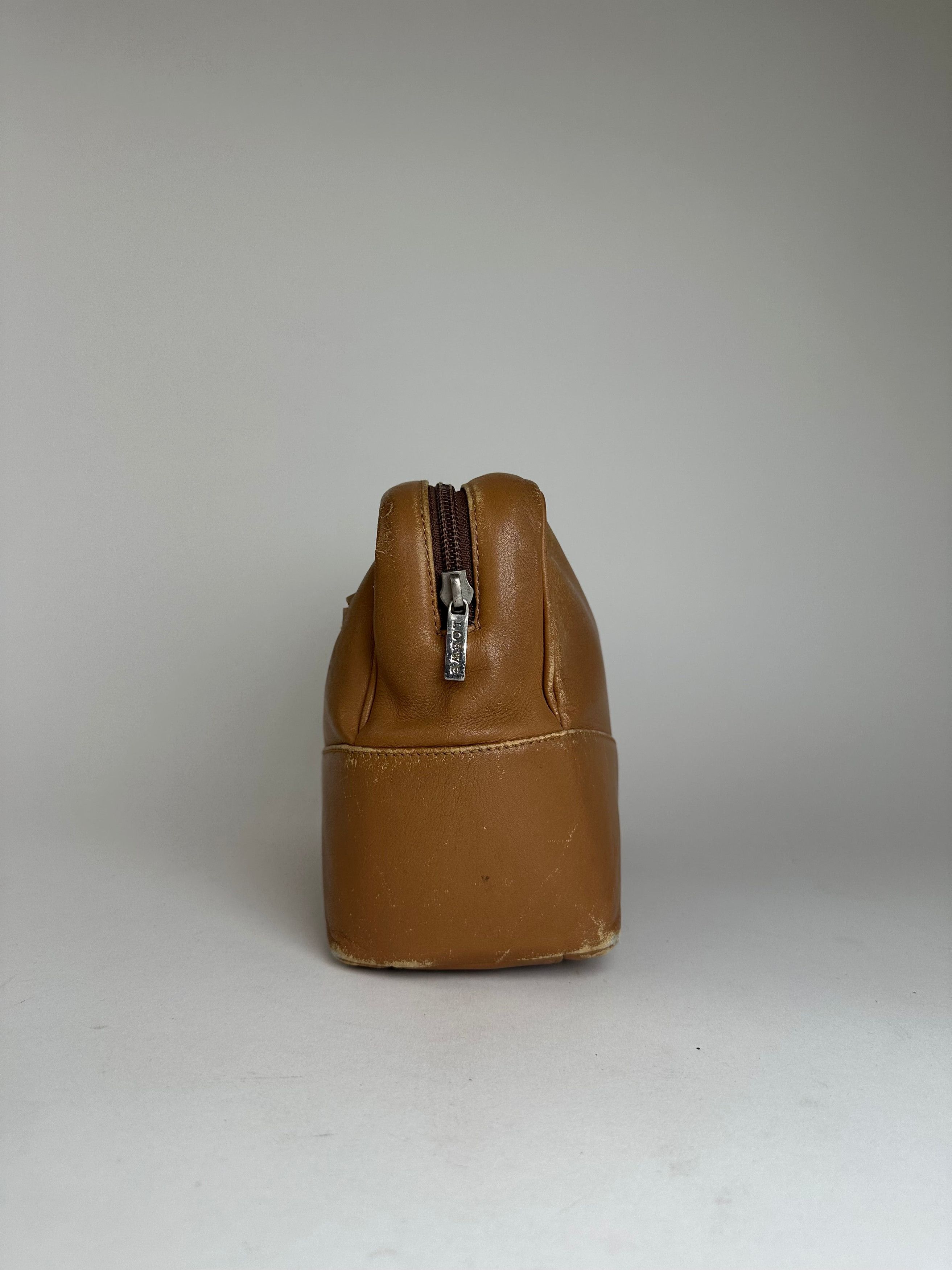 Loewe Vintage Madrid Logo Leather Clutch Brown Size ONE SIZE - 7 Thumbnail