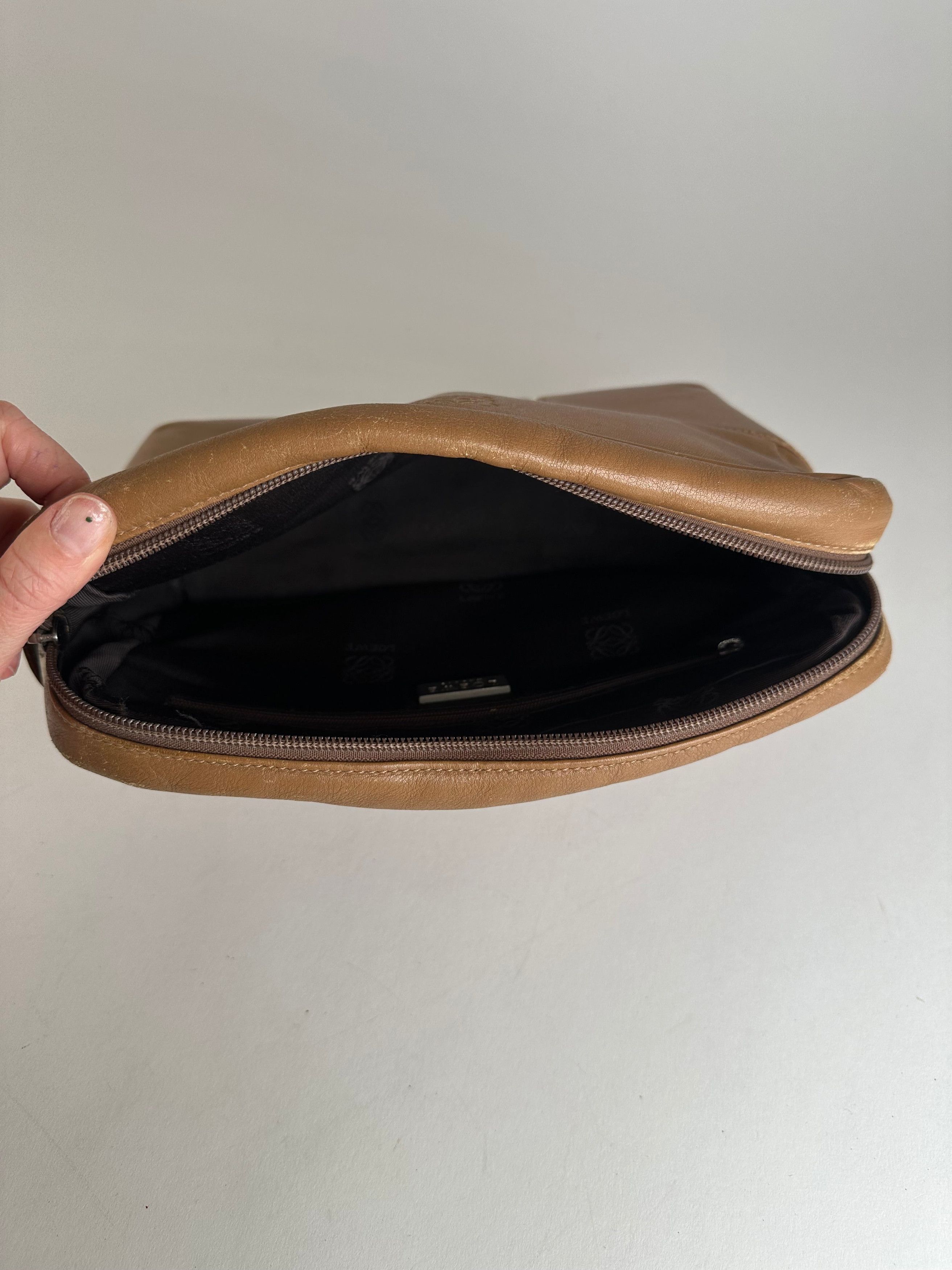 Loewe Vintage Madrid Logo Leather Clutch Brown Size ONE SIZE - 3 Thumbnail